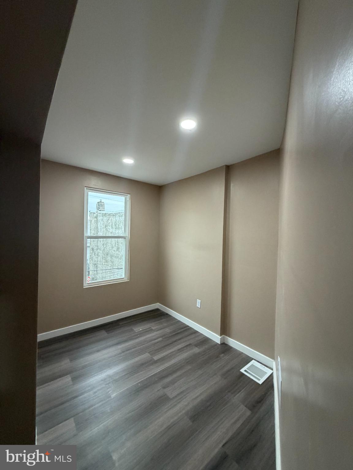 KENSINGTON - Residential