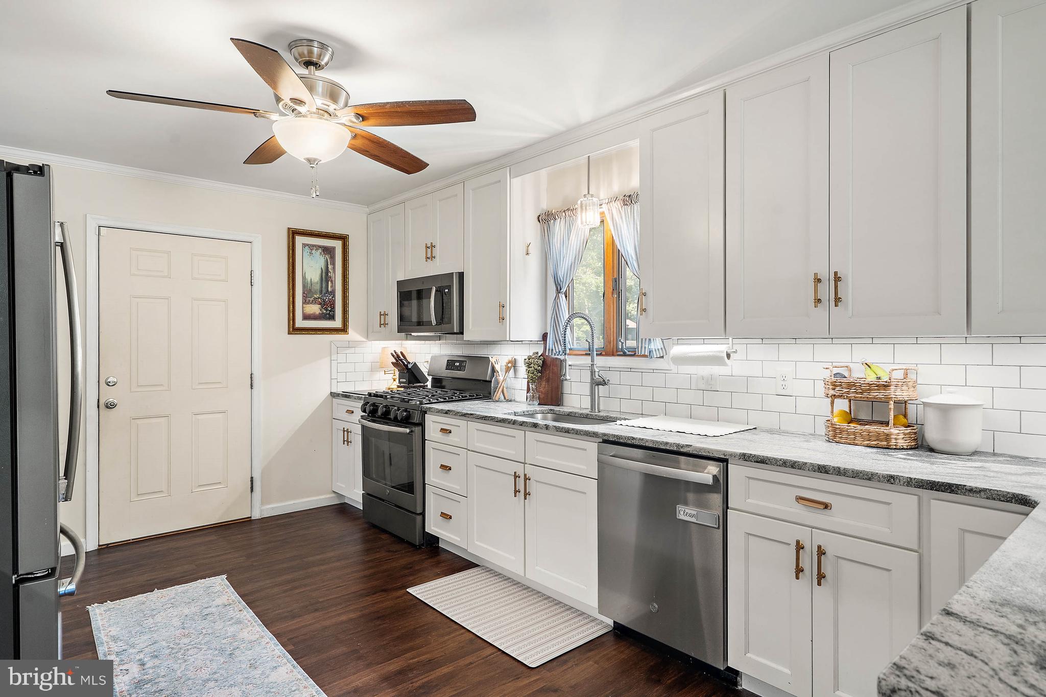 BLACKWATER VILLAGE - Residential
