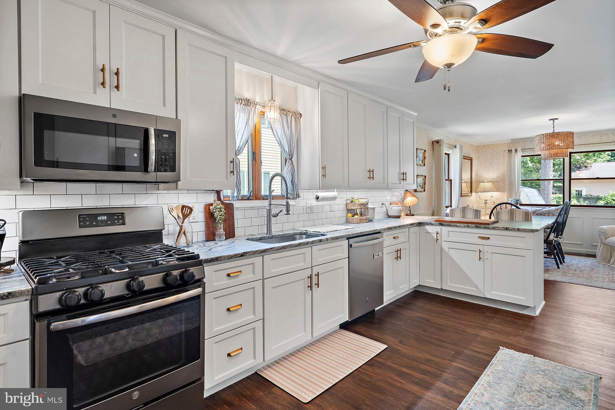 BLACKWATER VILLAGE - Residential