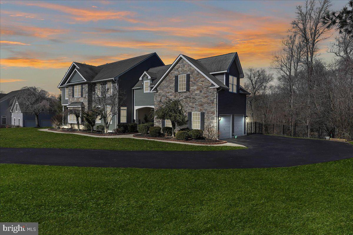 ROCHFORD ESTATES - Residential