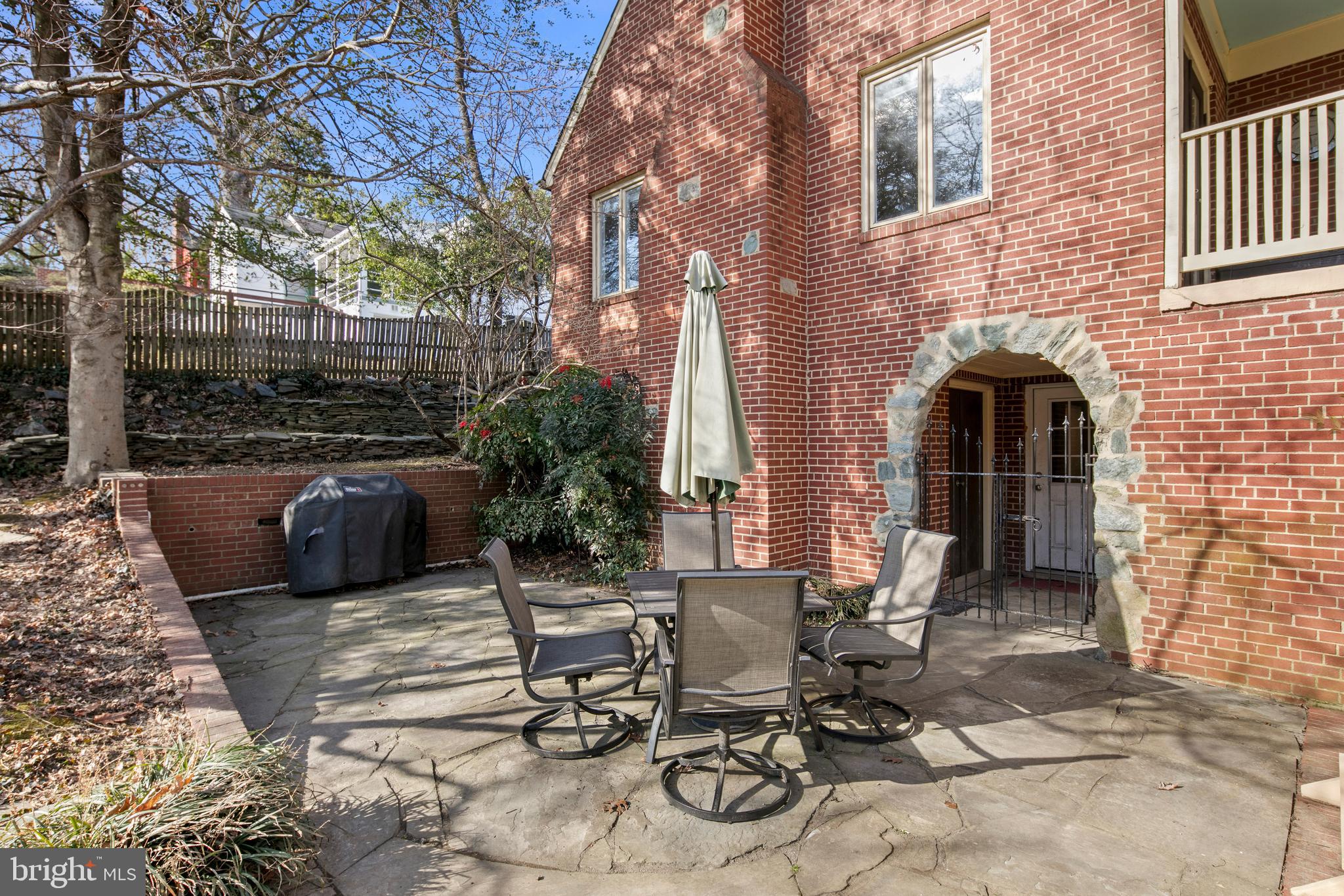 WOODSIDE PARK - Residential