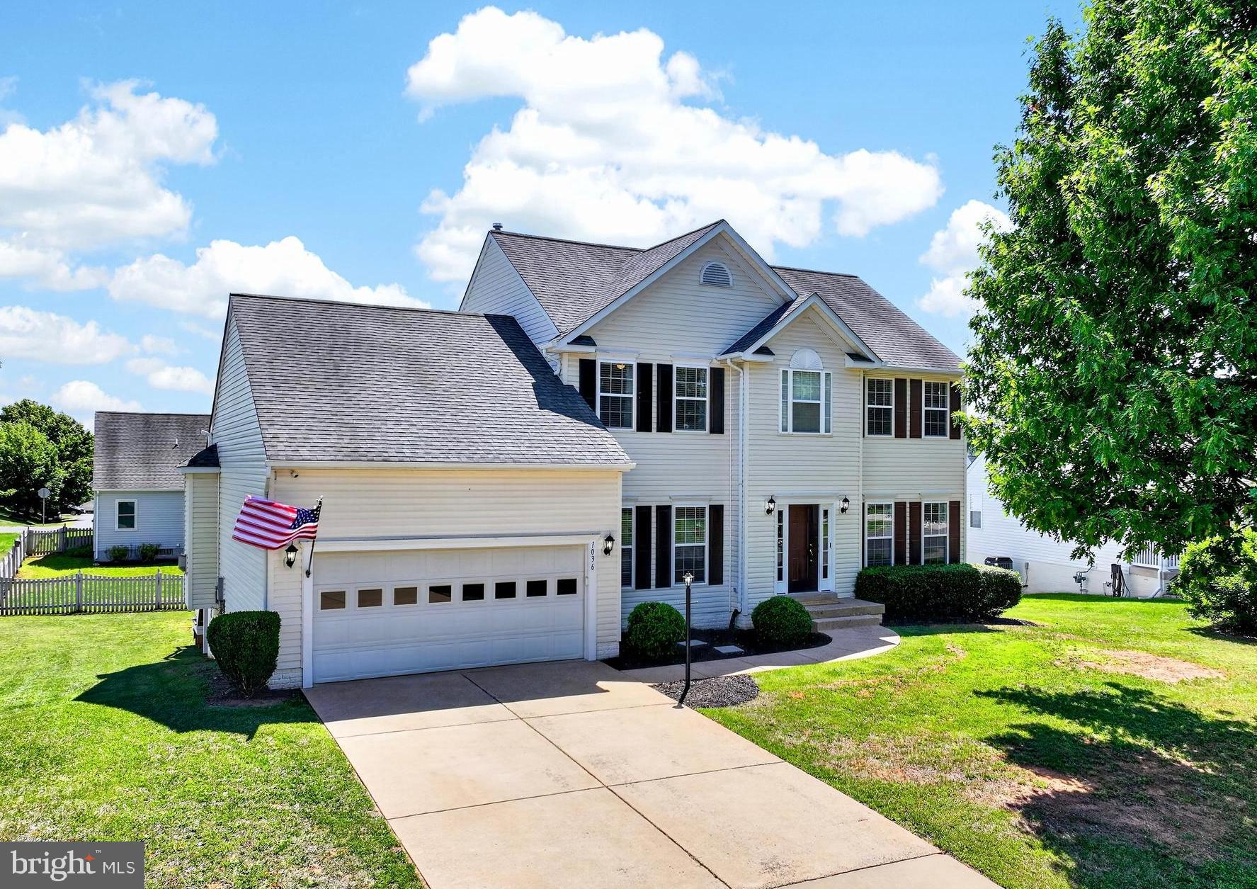 REDWOOD LAKES - Residential