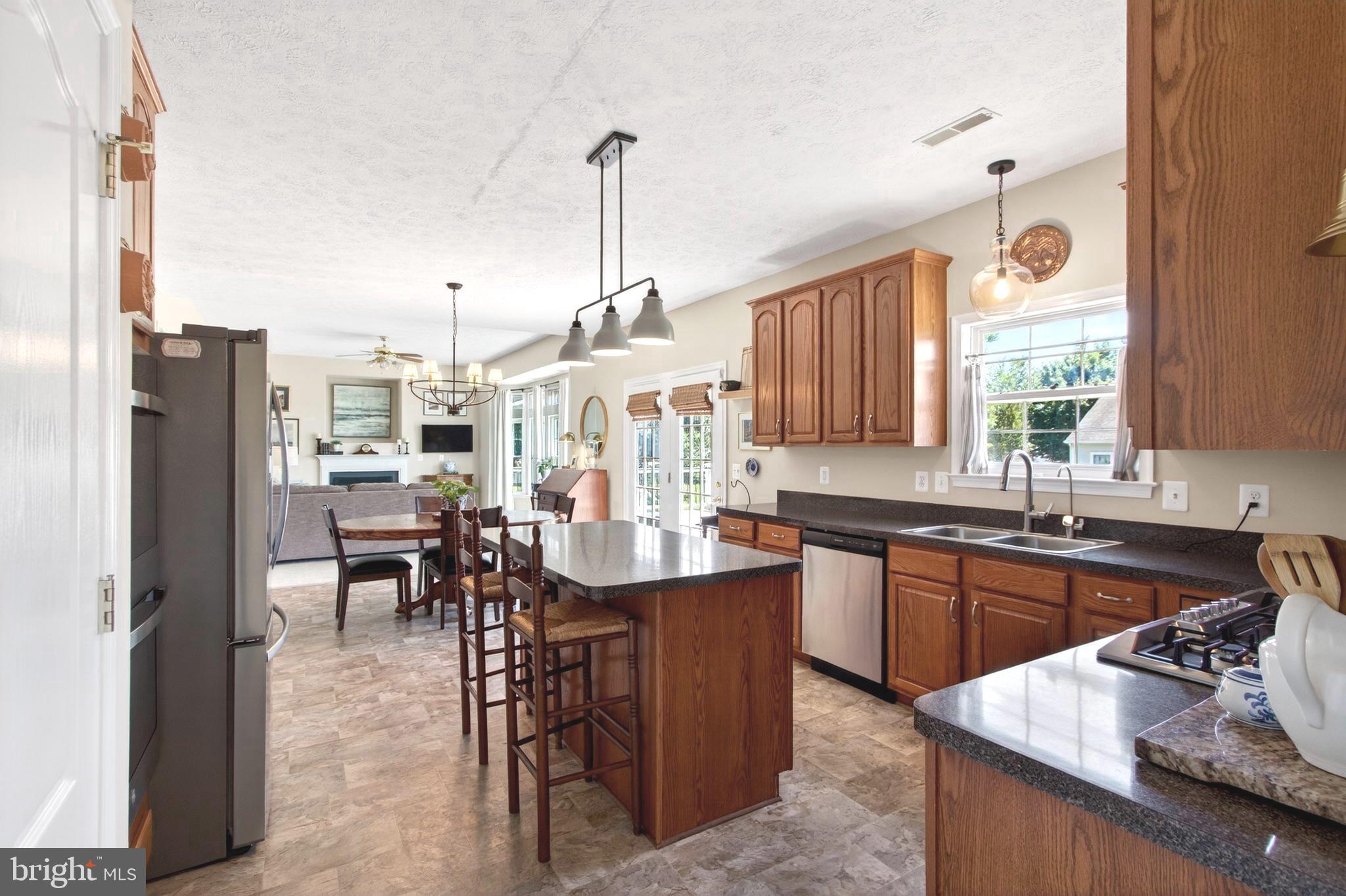 REDWOOD LAKES - Residential