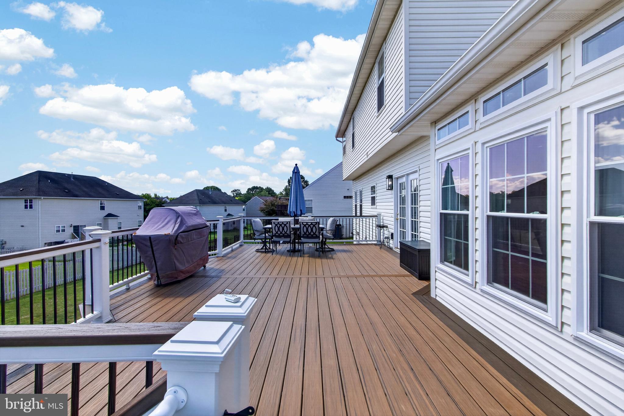 REDWOOD LAKES - Residential