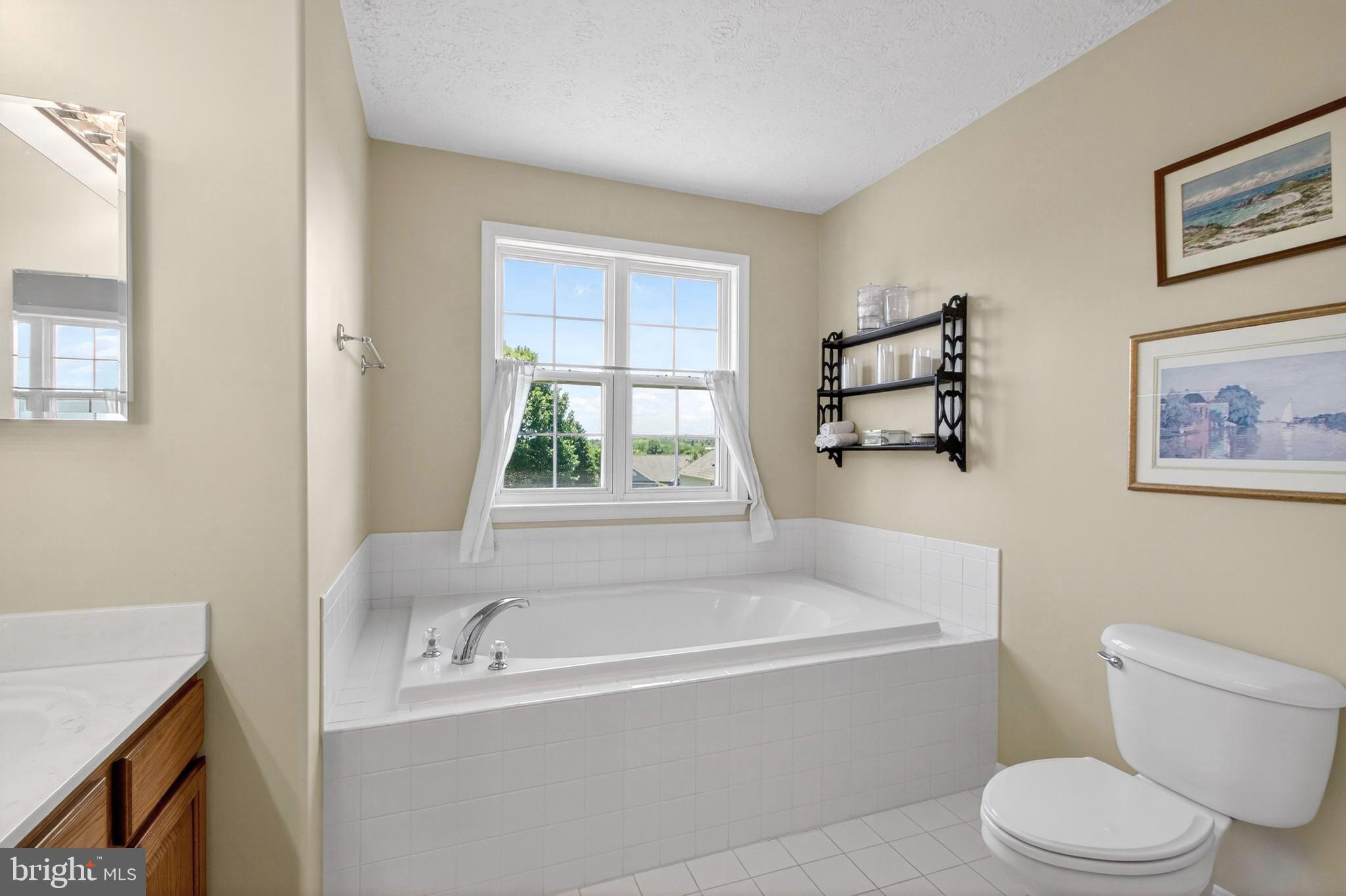 REDWOOD LAKES - Residential