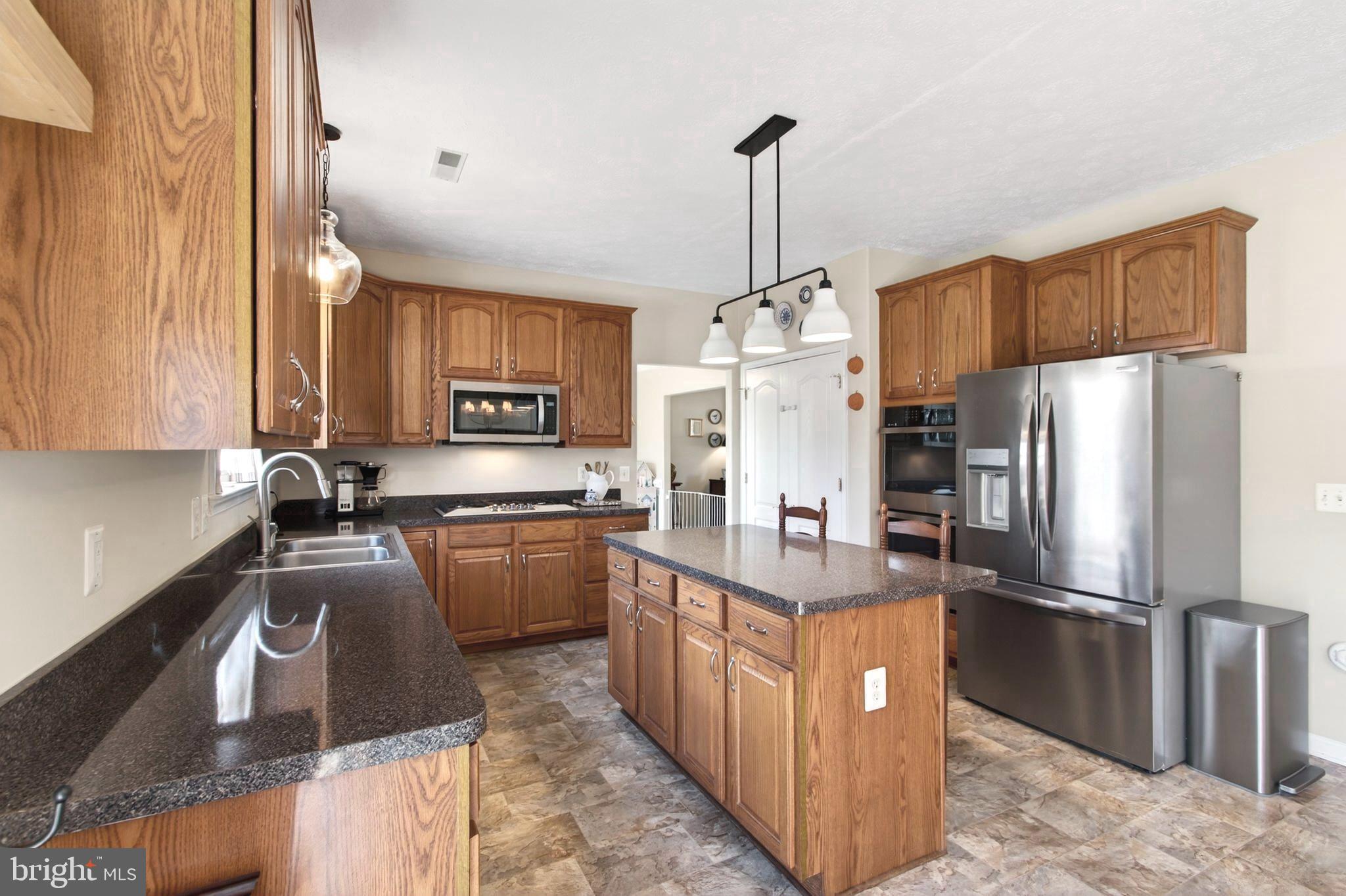 REDWOOD LAKES - Residential