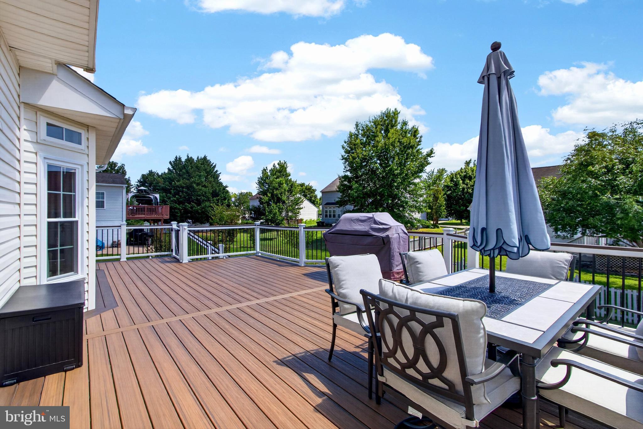 REDWOOD LAKES - Residential