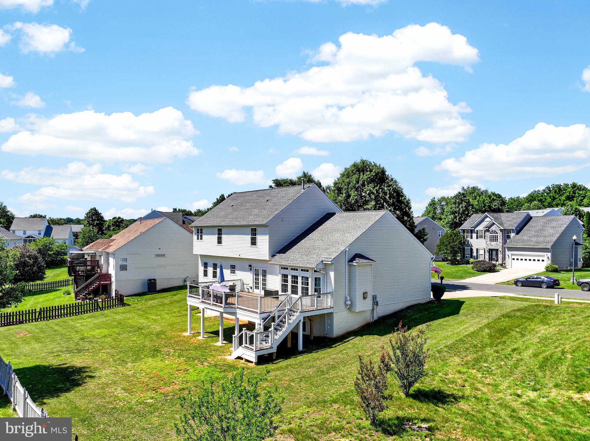 REDWOOD LAKES - Residential