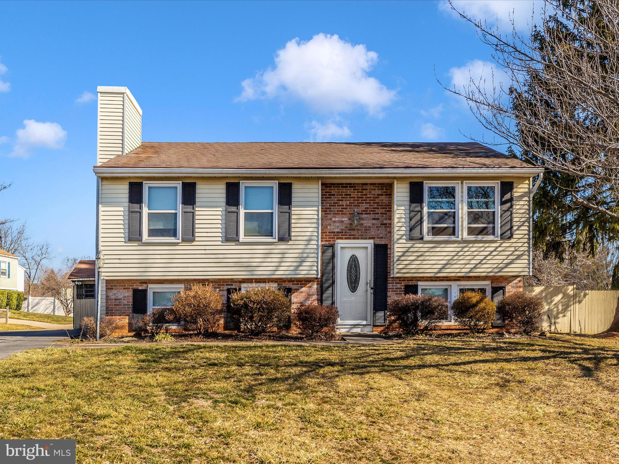 DON'T MISS THIS 5 BEDROOM 2 FULL BATH HOME ON A CORNER LOT.  Quartz Countertops, Stainless Appliances, Custom Cabinet Doors, Fireplace, Total 5 Bedrooms, 2 Full Baths, Vaulted ceilings, one of the ONLY Homes in the area with Natural Gas. Newer Vinyl Flooring throughout, Newer Windows, Fully fenced corner lot, sealed driveway 2017. A Must See!, Seller prefers quick settlement.