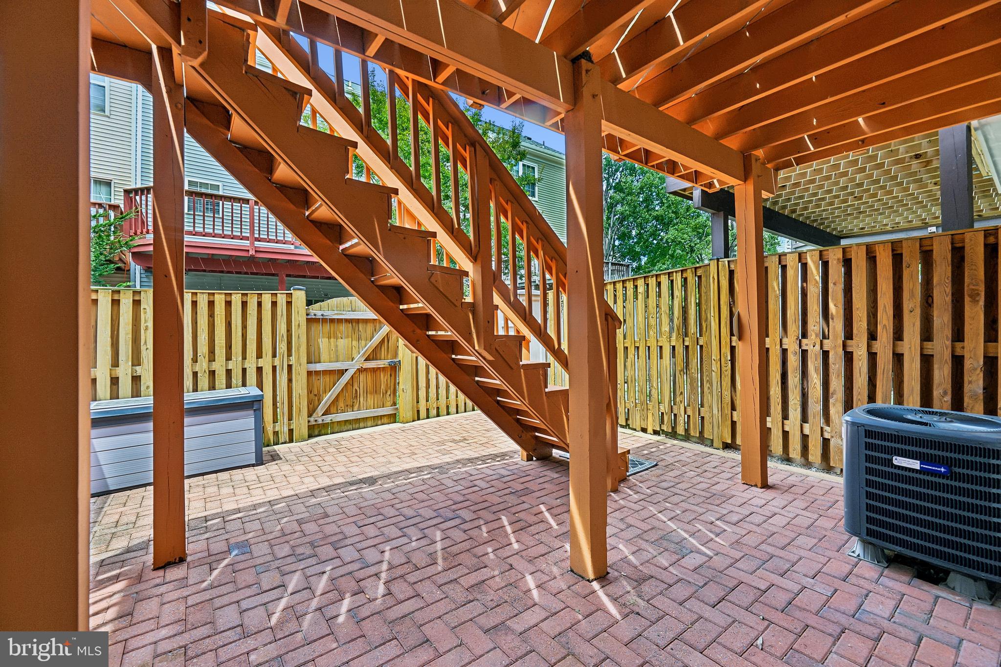 TOWNES AT CAMERON PARKE - Residential