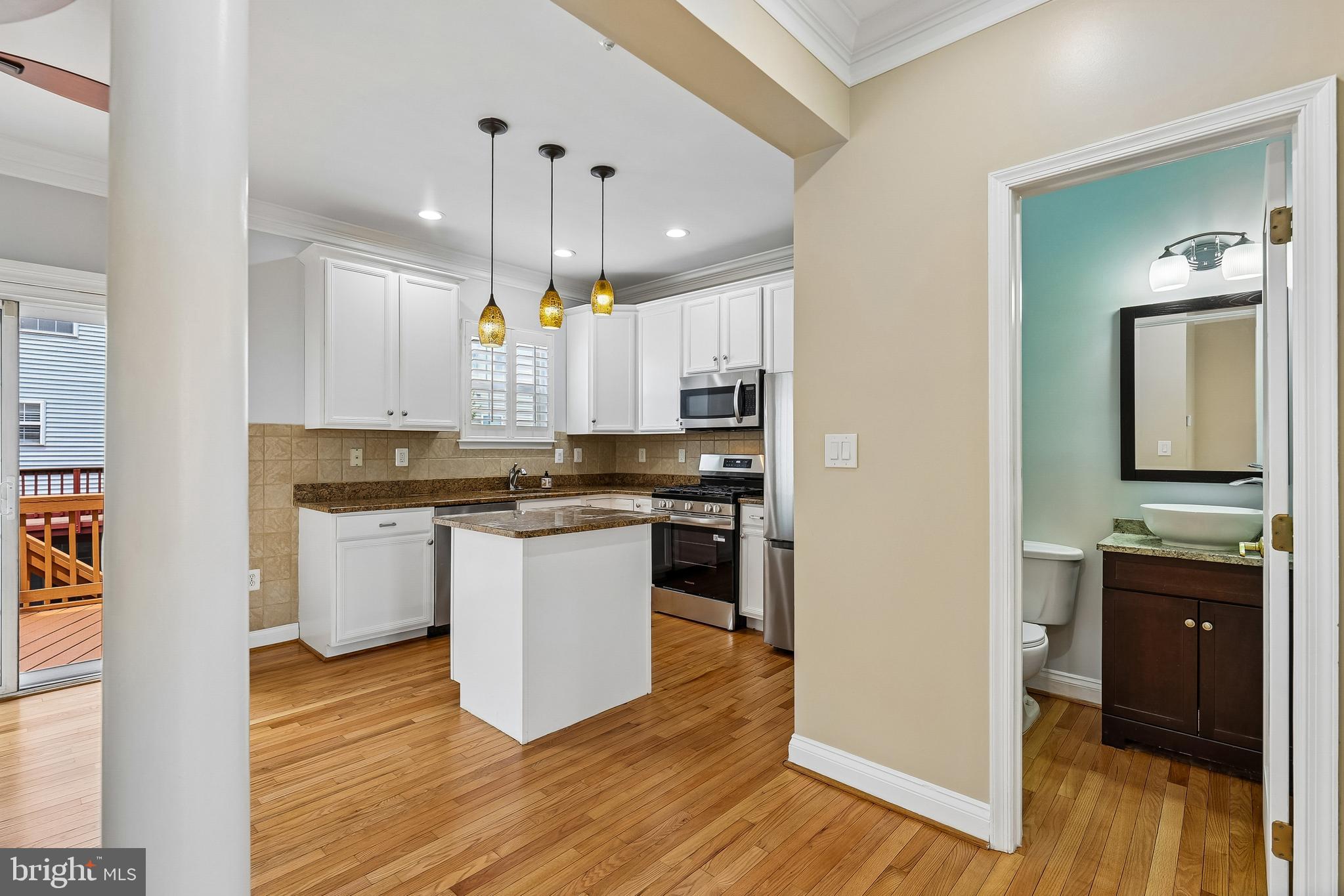 TOWNES AT CAMERON PARKE - Residential