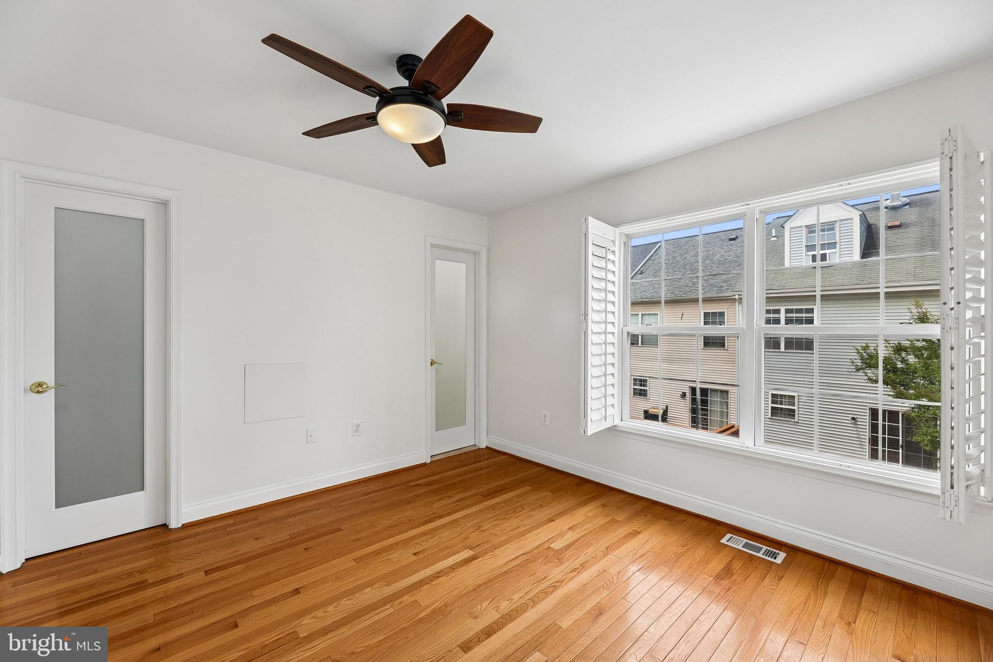 TOWNES AT CAMERON PARKE - Residential