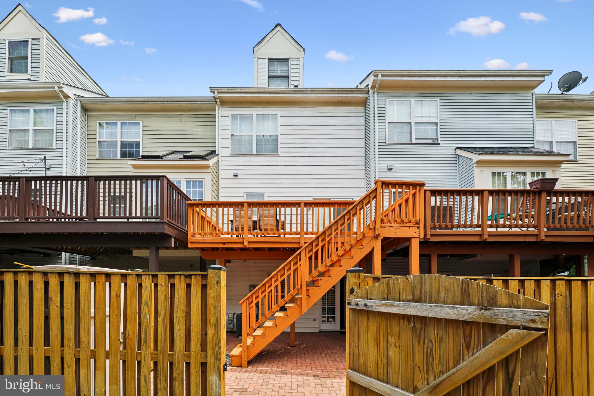 TOWNES AT CAMERON PARKE - Residential