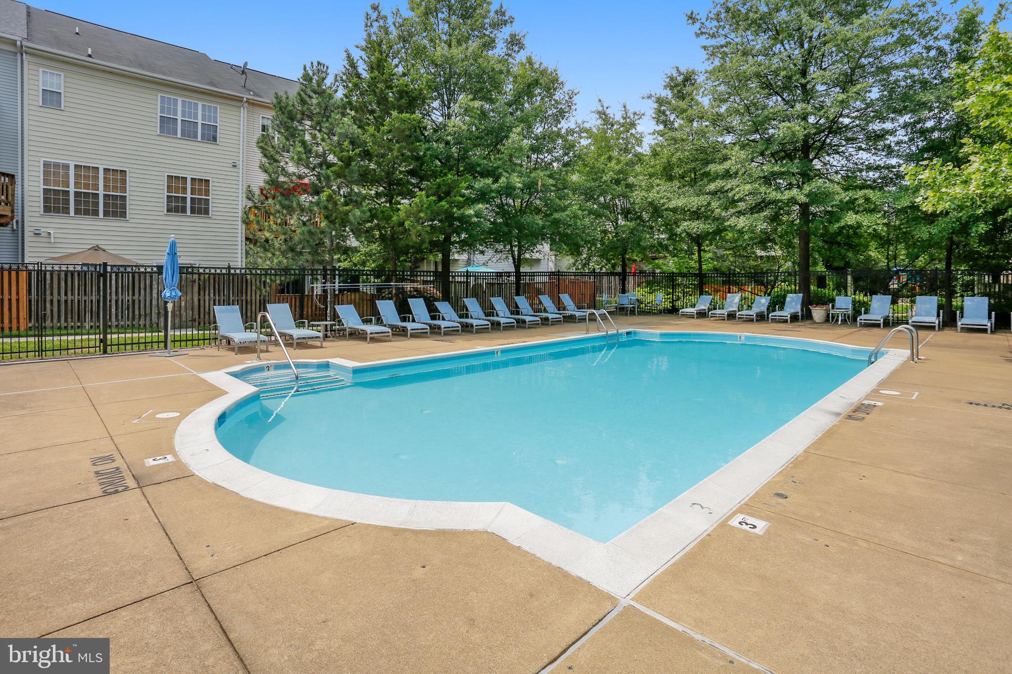 TOWNES AT CAMERON PARKE - Residential