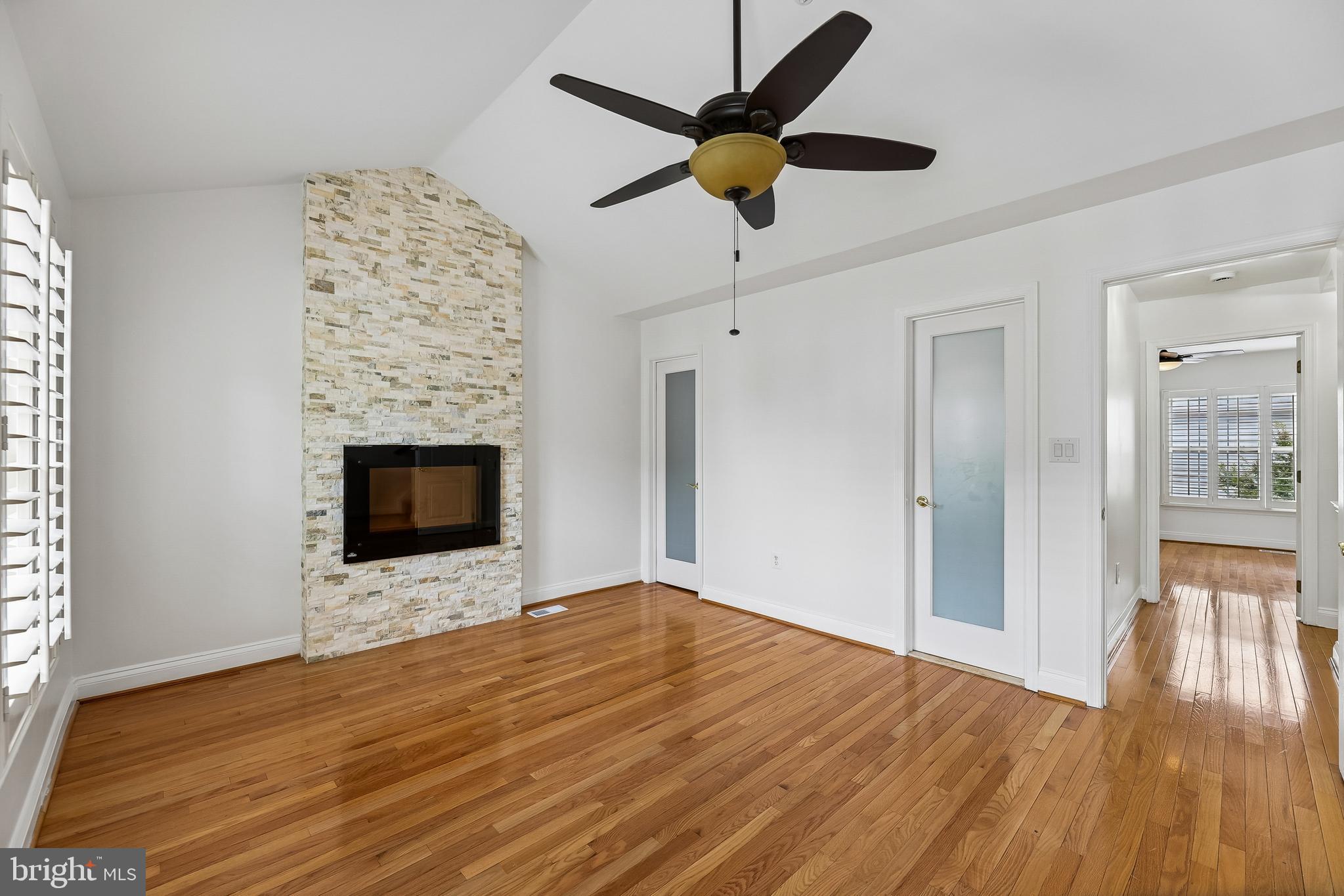 TOWNES AT CAMERON PARKE - Residential