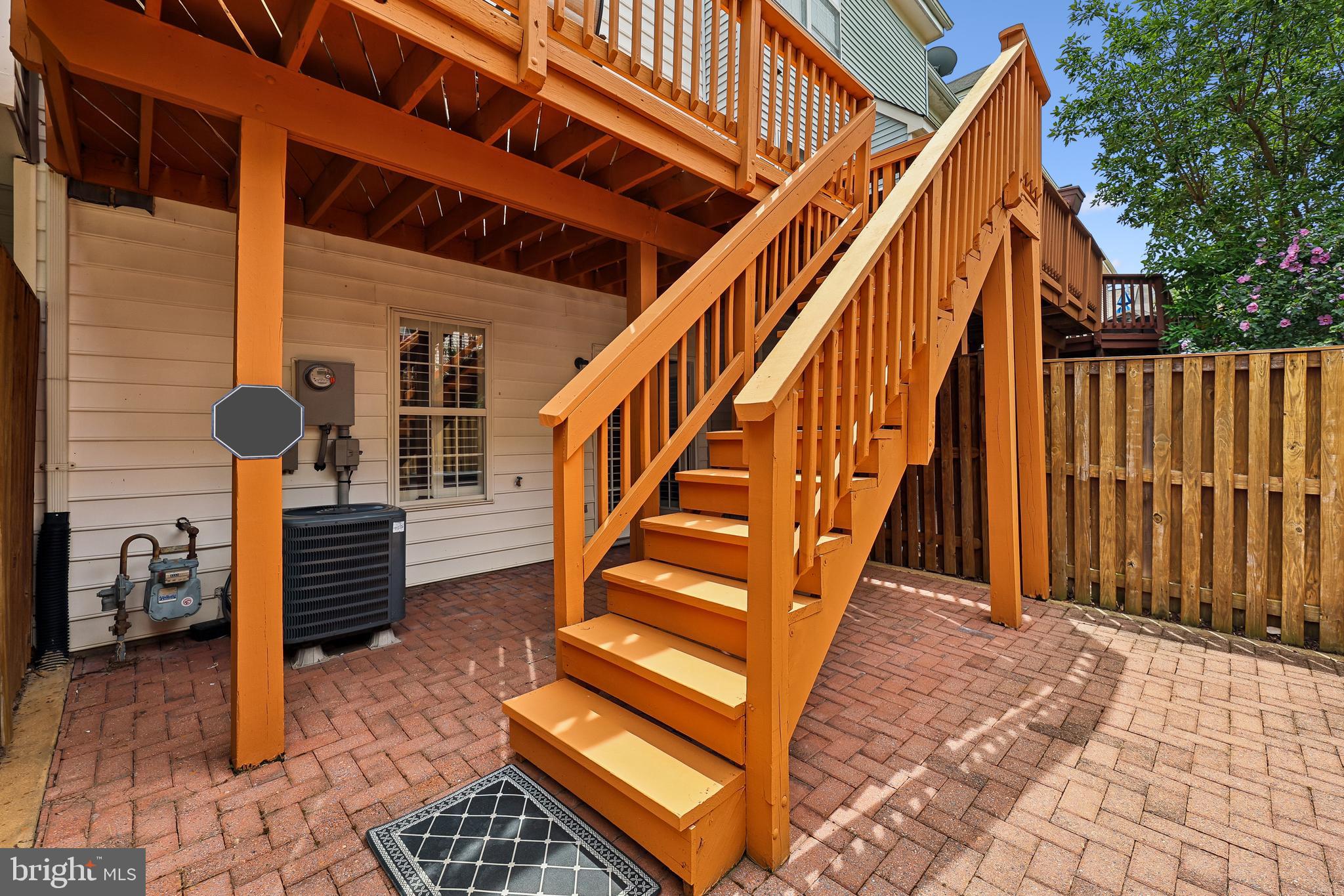 TOWNES AT CAMERON PARKE - Residential