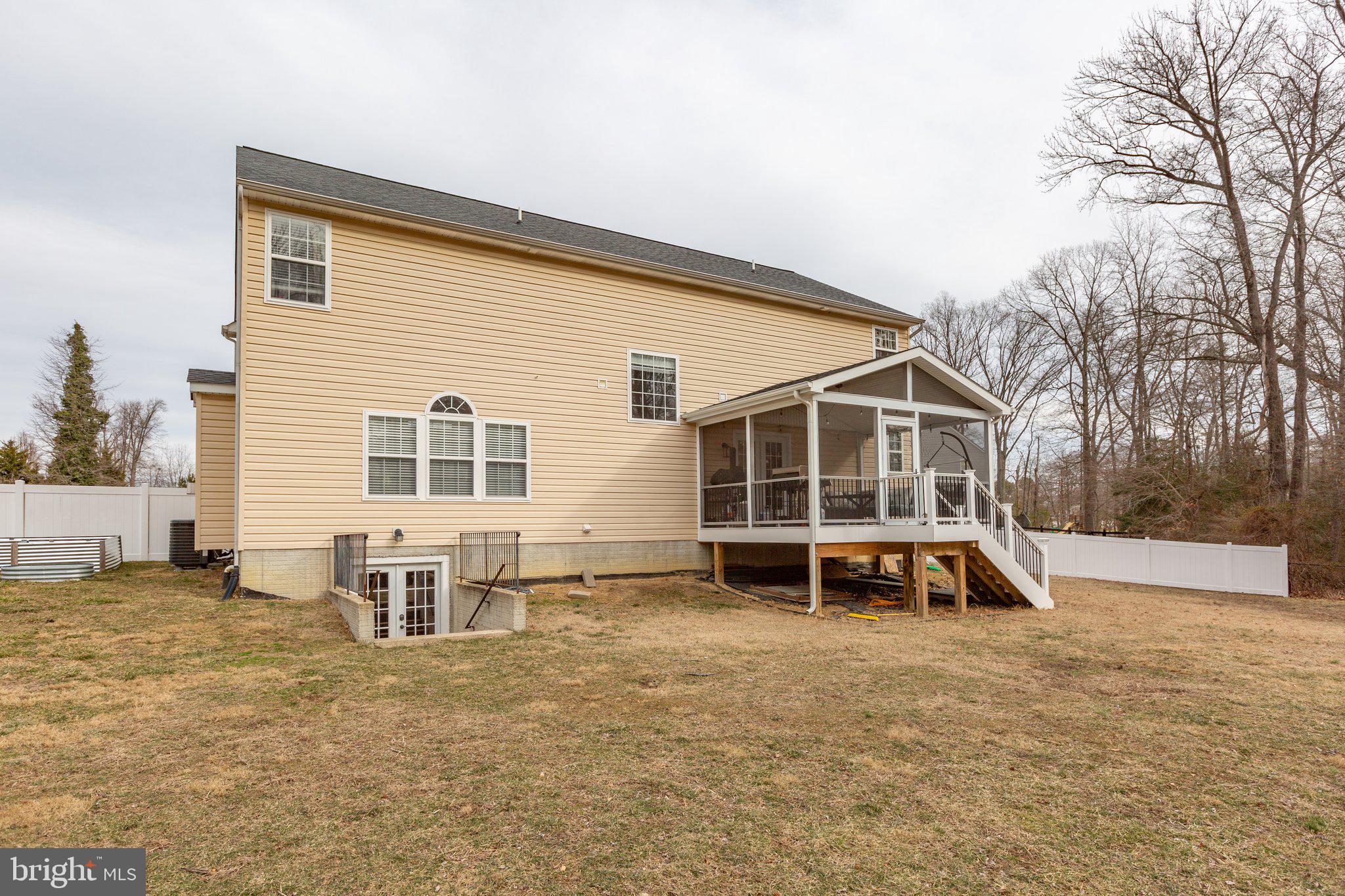 FERRY DOCK CROSSING - Residential