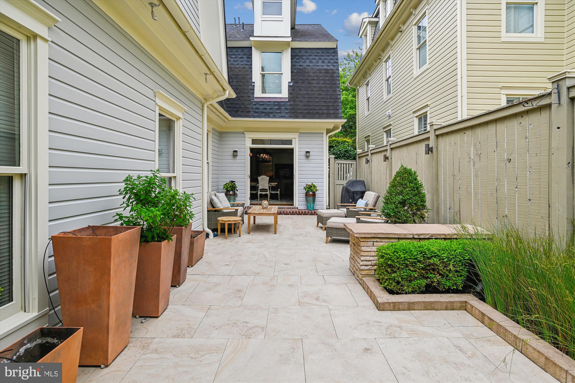 MURRAY HILL - Residential