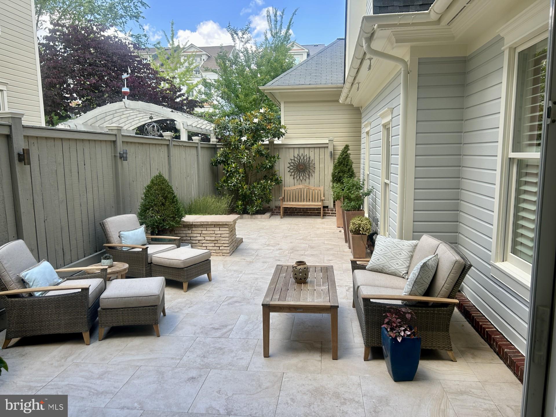 MURRAY HILL - Residential