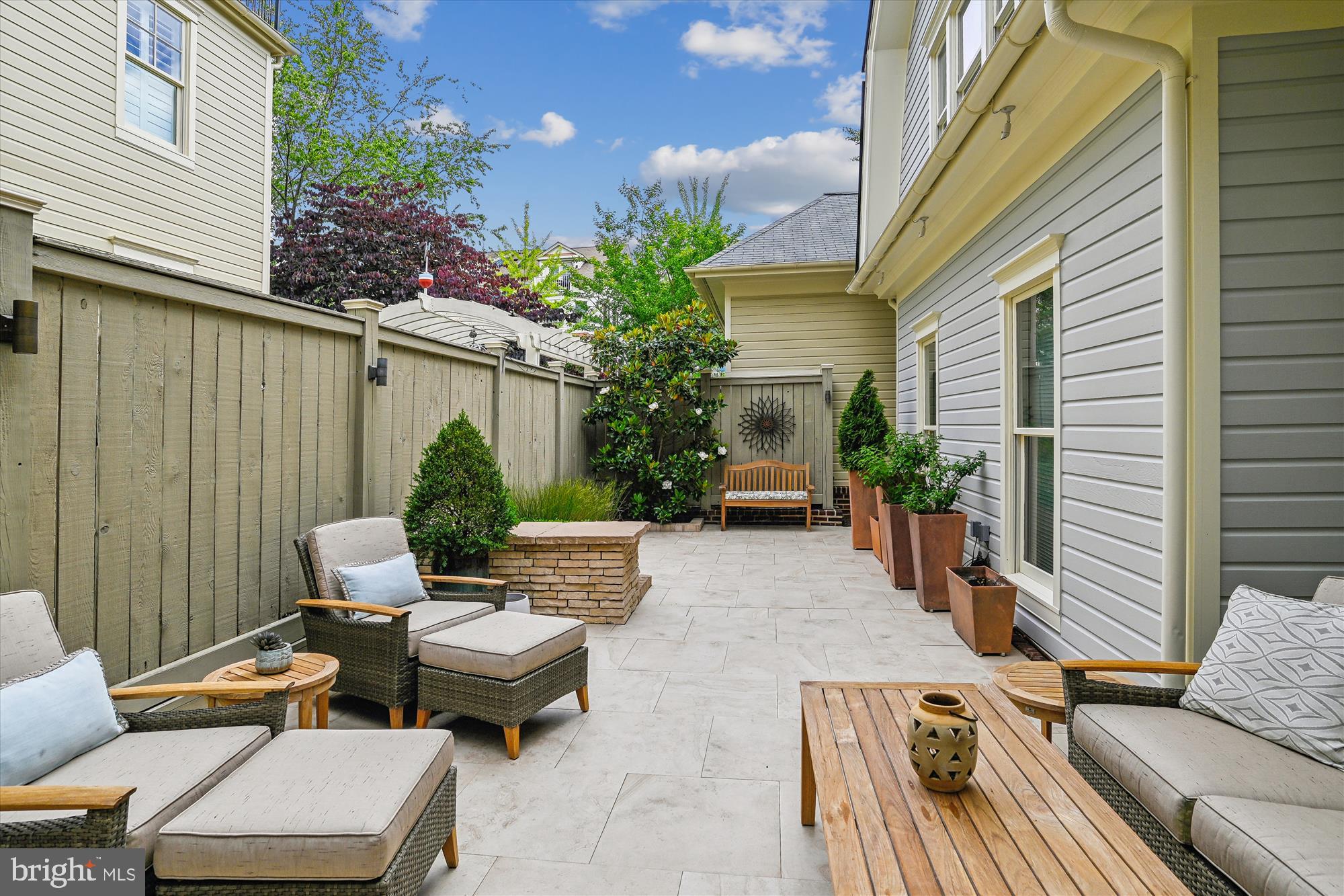 MURRAY HILL - Residential
