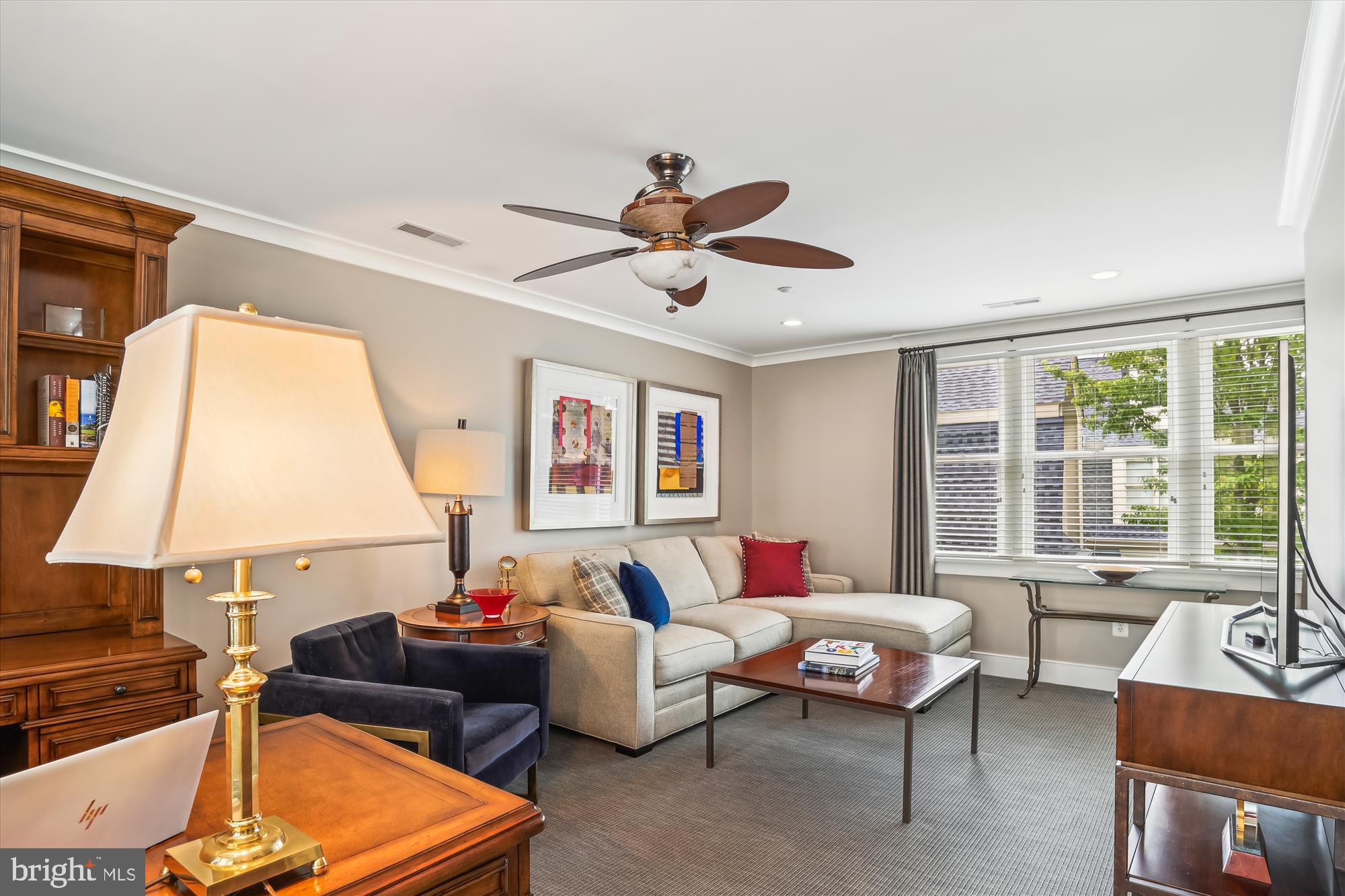 MURRAY HILL - Residential
