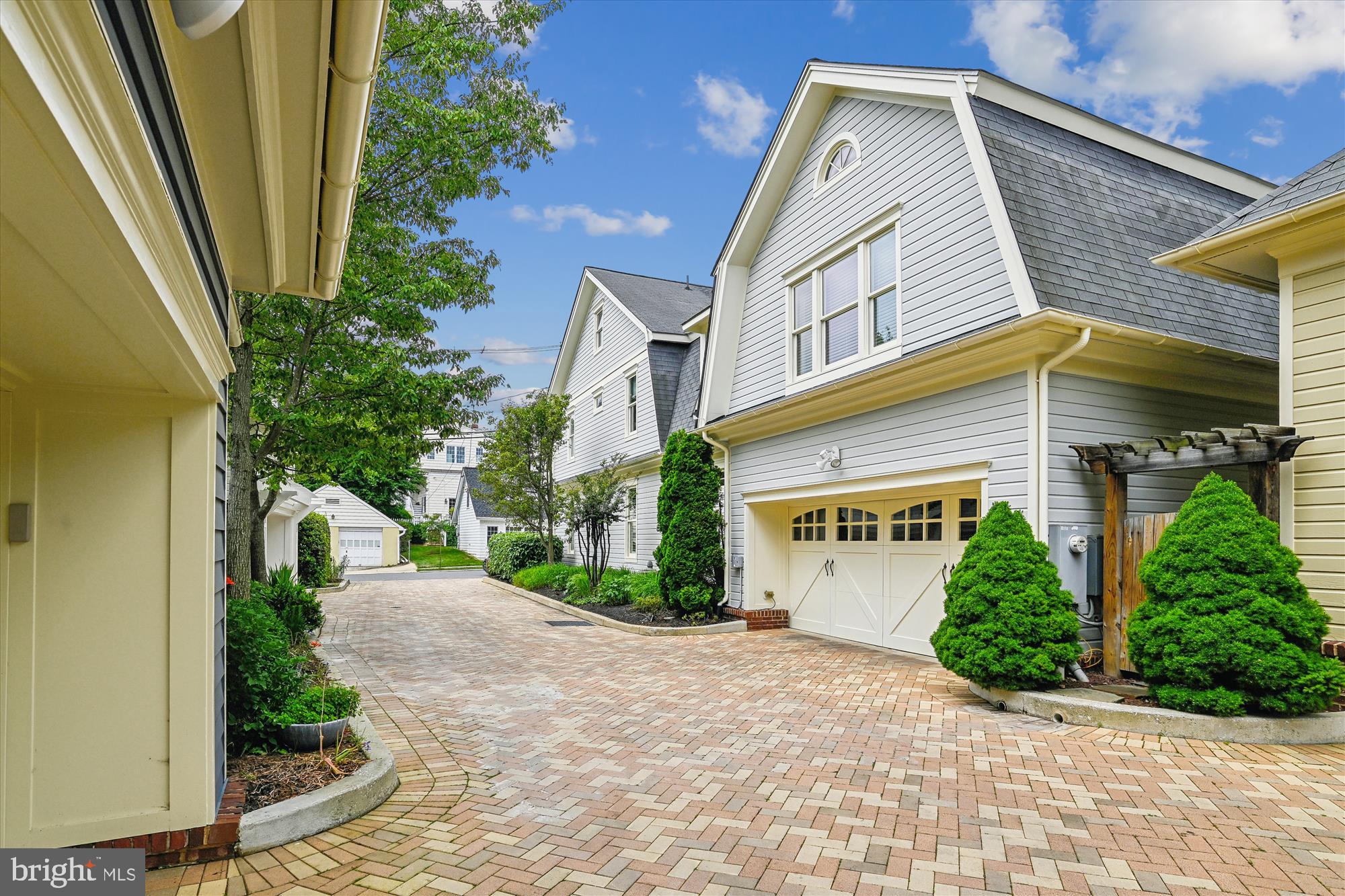 MURRAY HILL - Residential