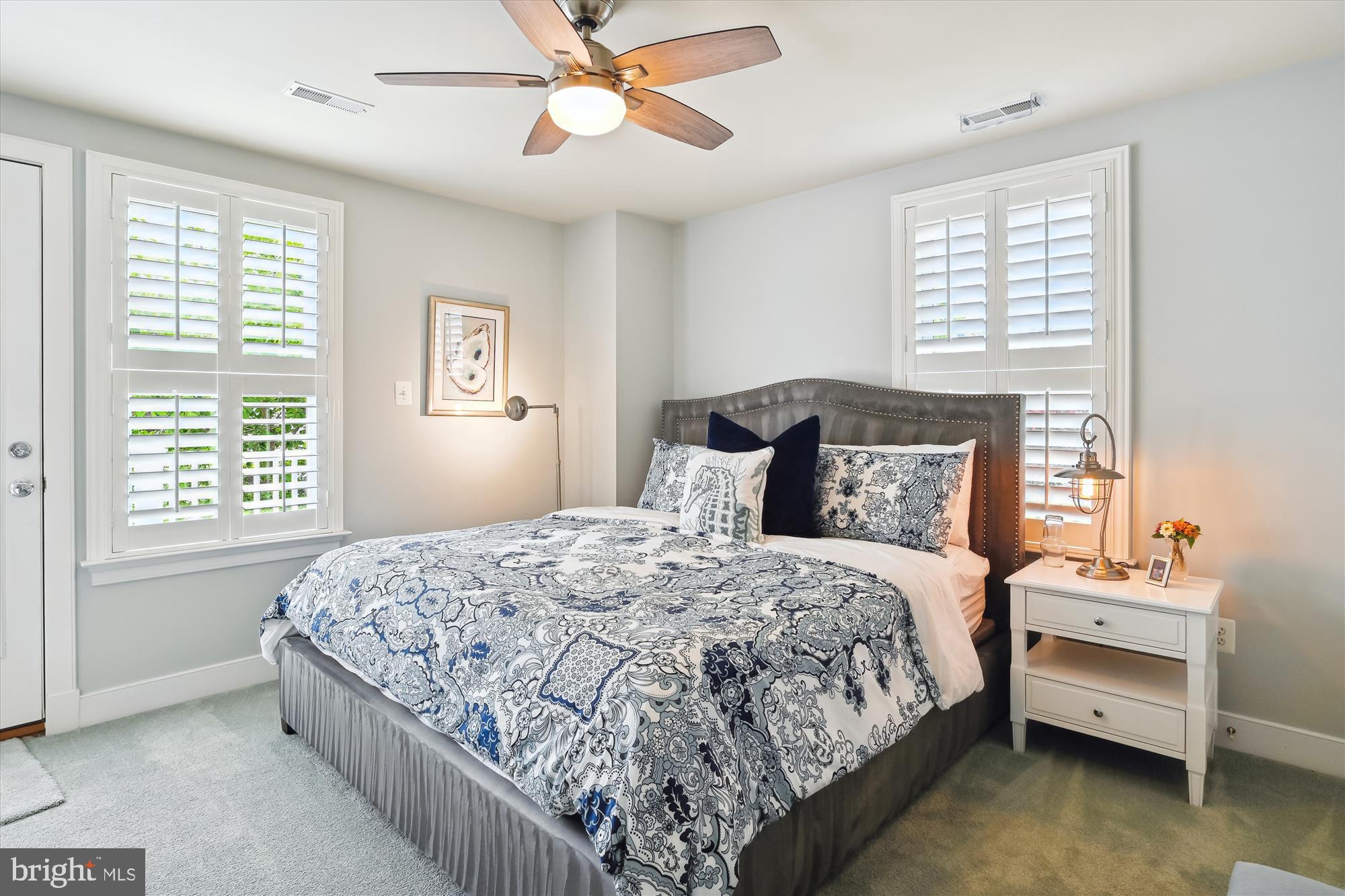 MURRAY HILL - Residential