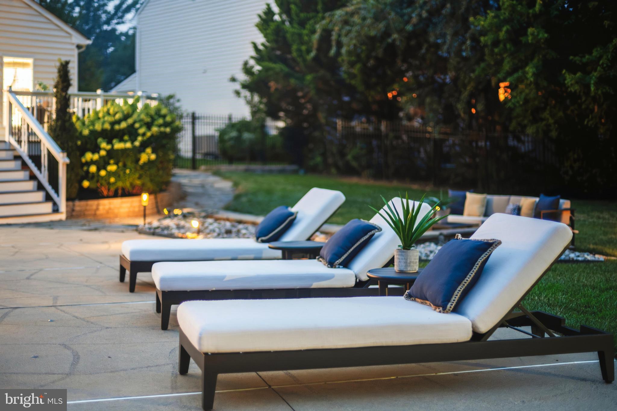 VANTAGE POINTE - Residential
