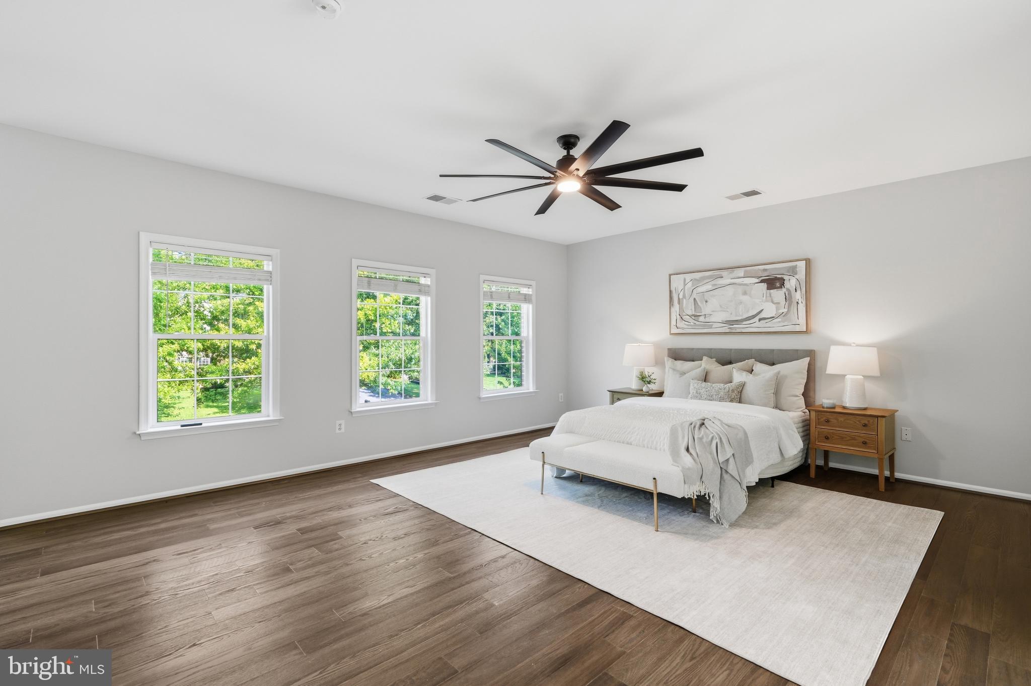 VANTAGE POINTE - Residential