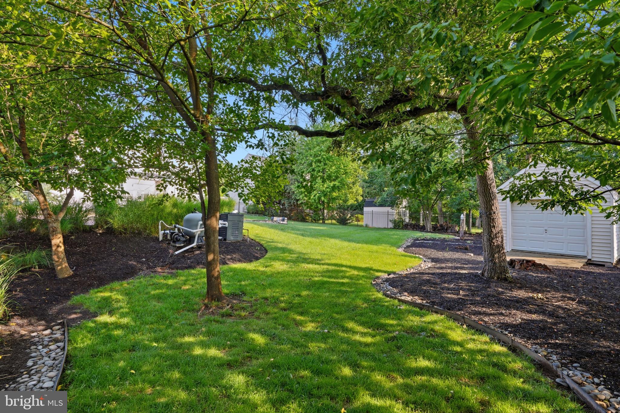 VANTAGE POINTE - Residential