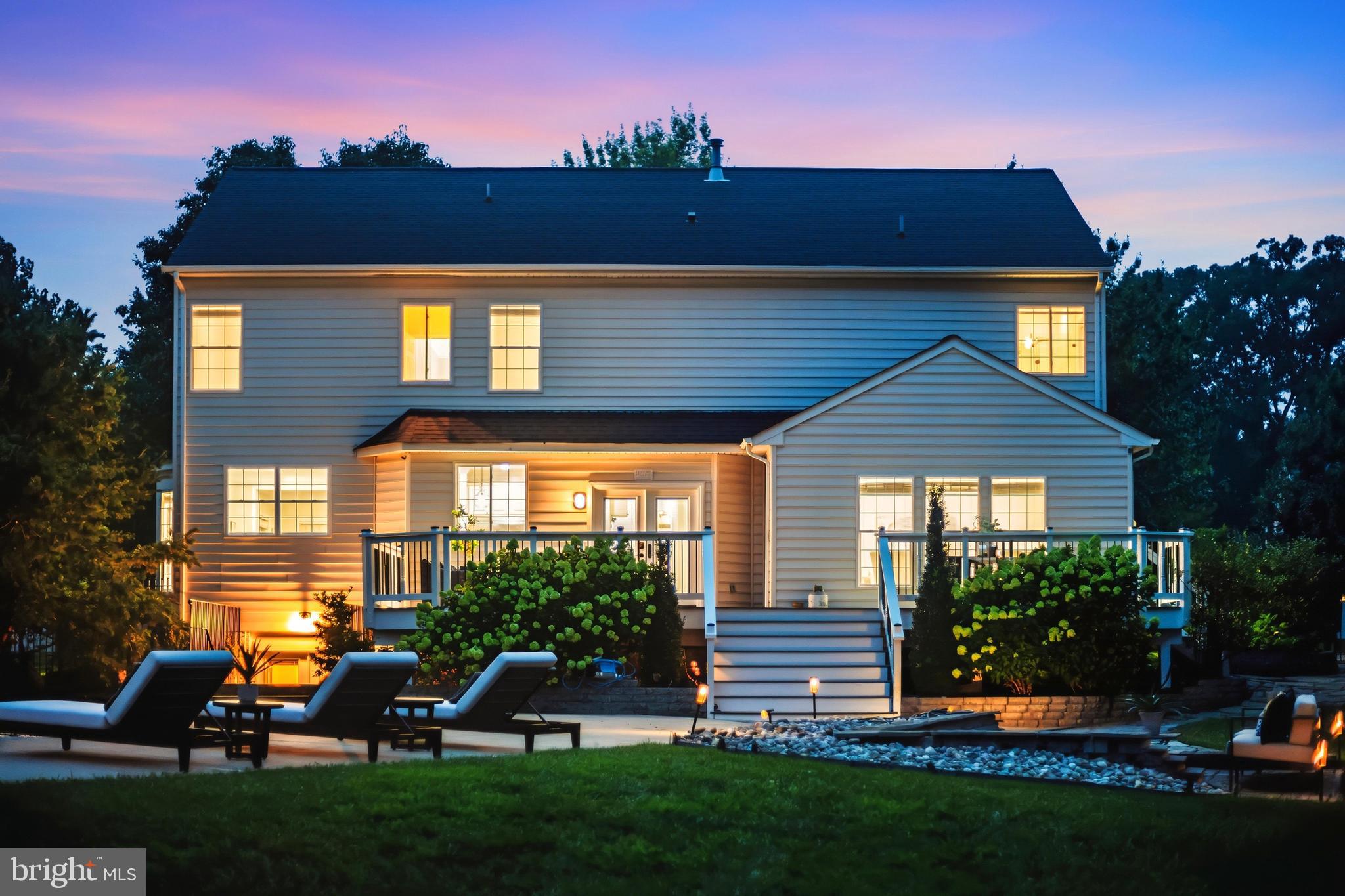VANTAGE POINTE - Residential