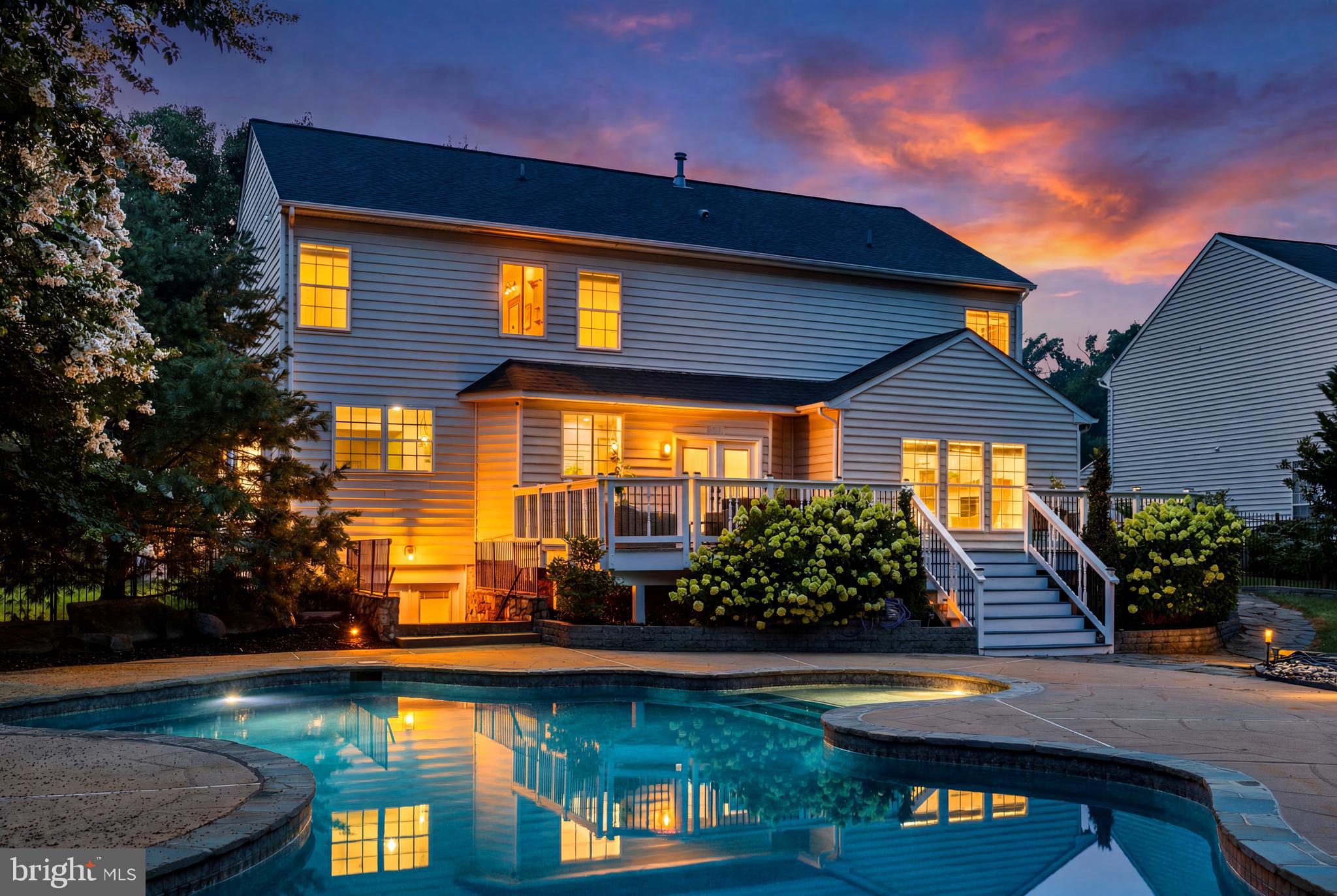 VANTAGE POINTE - Residential