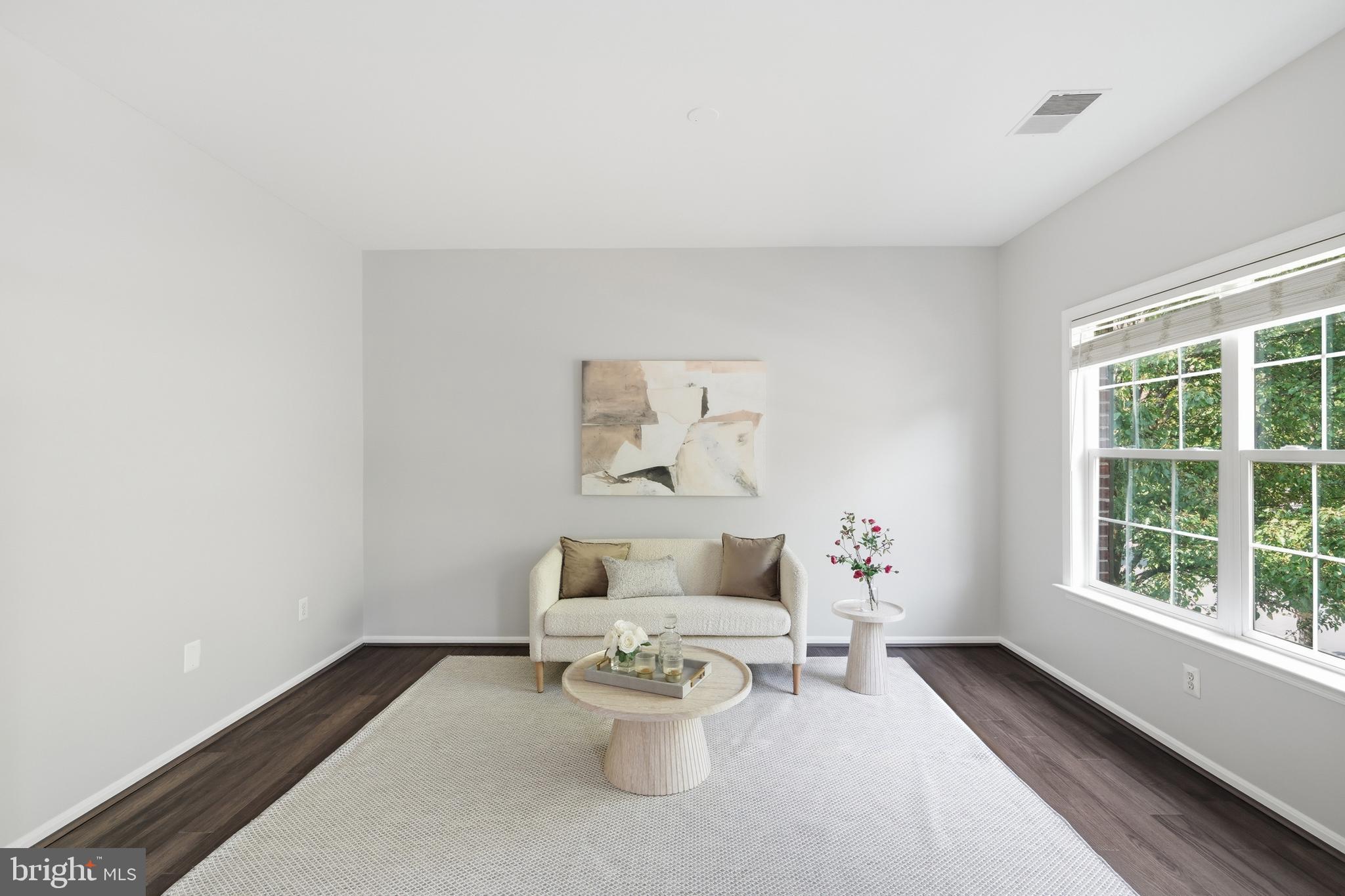 VANTAGE POINTE - Residential