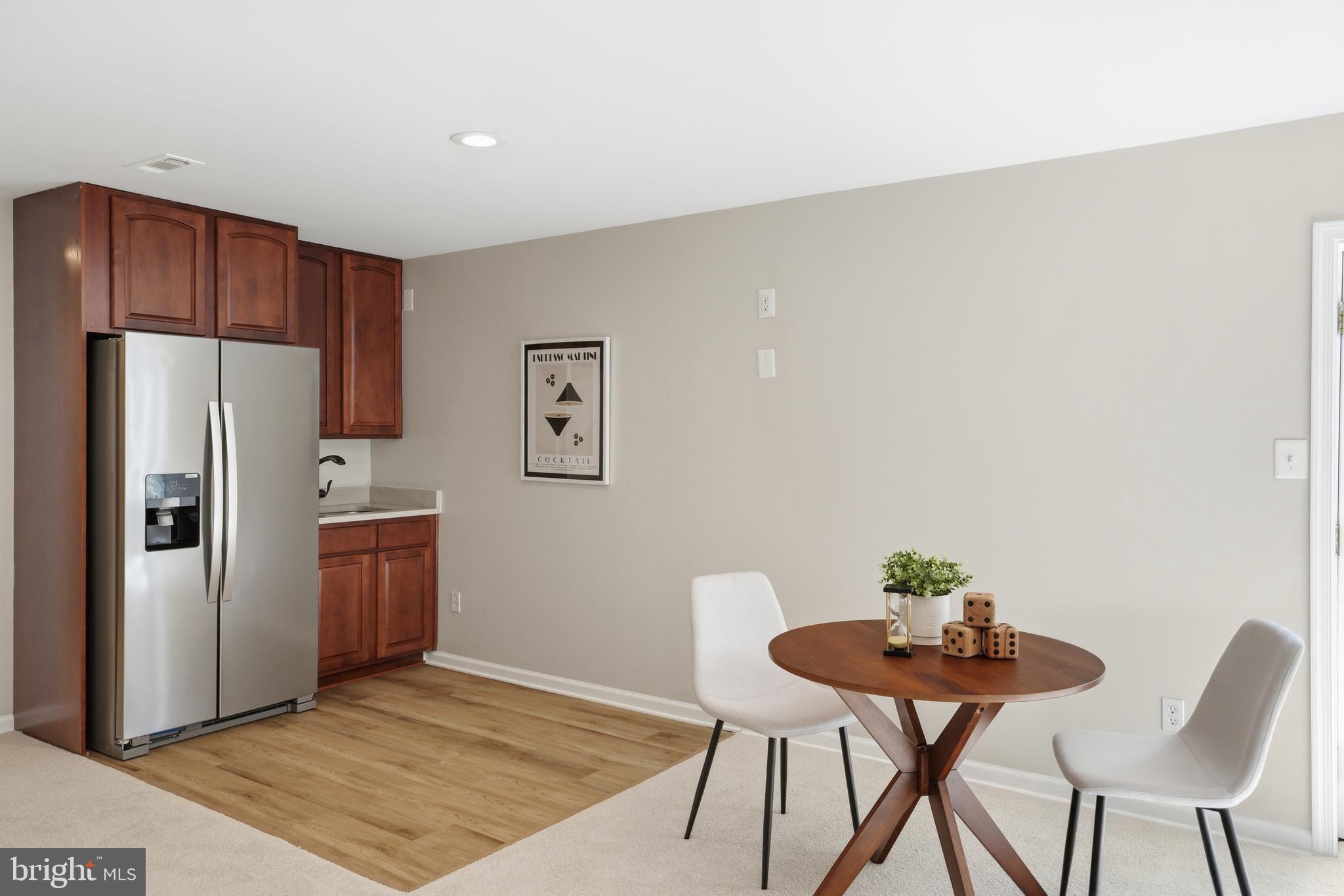VANTAGE POINTE - Residential
