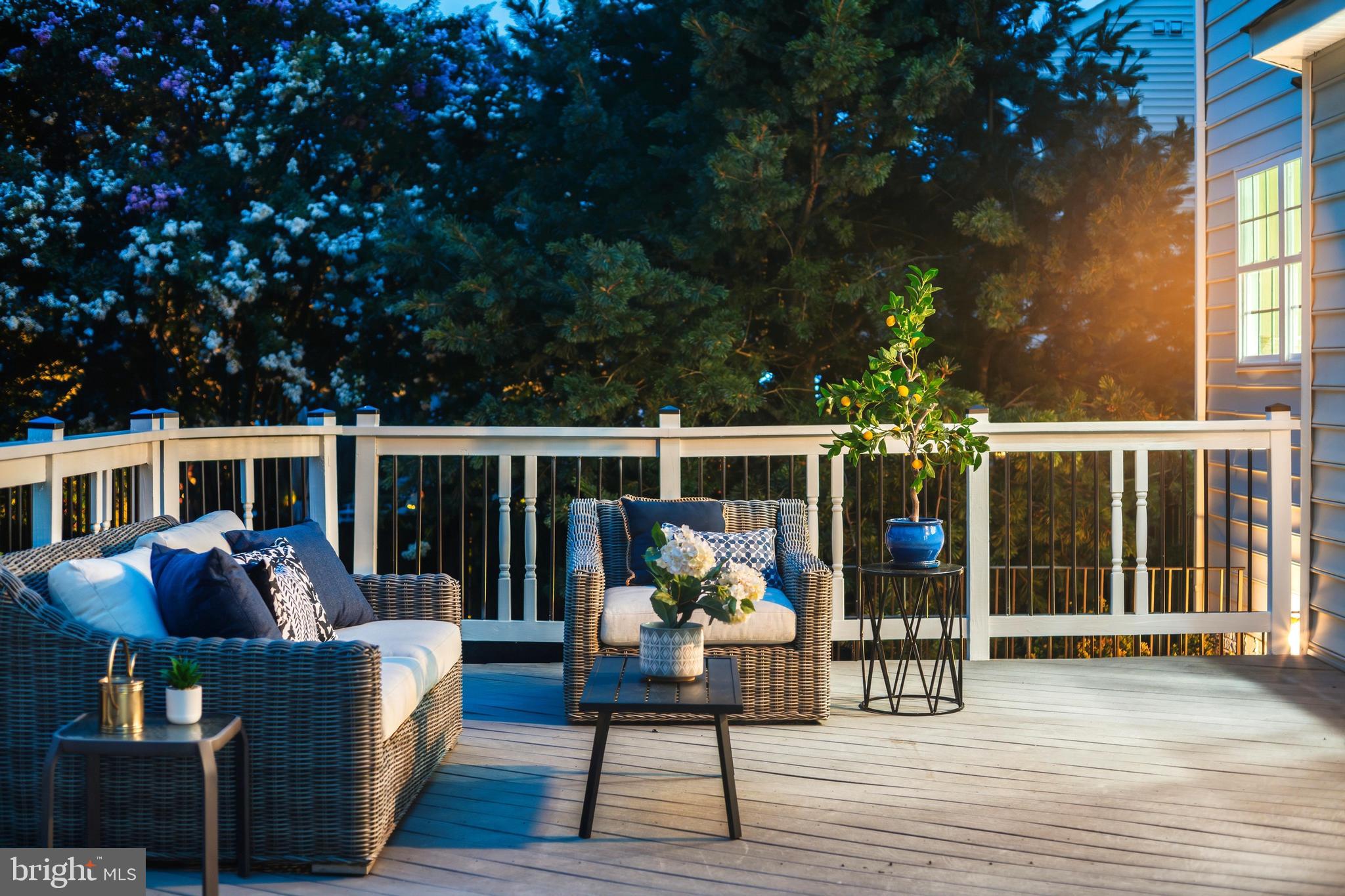 VANTAGE POINTE - Residential