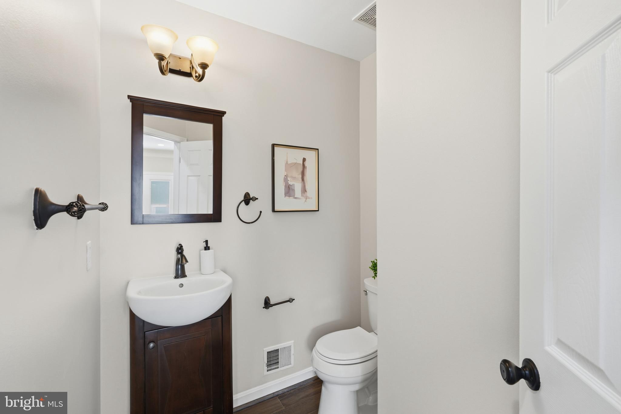 VANTAGE POINTE - Residential