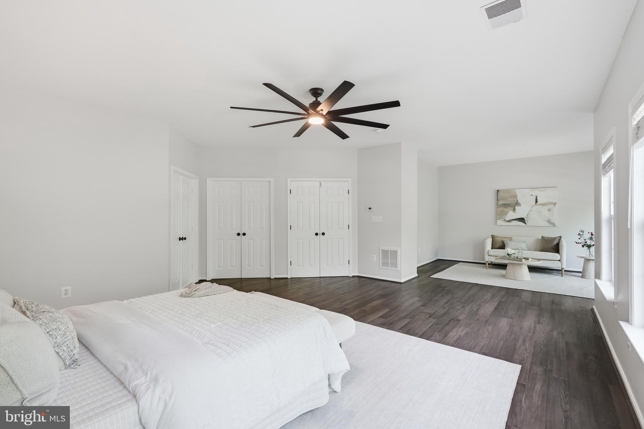 VANTAGE POINTE - Residential