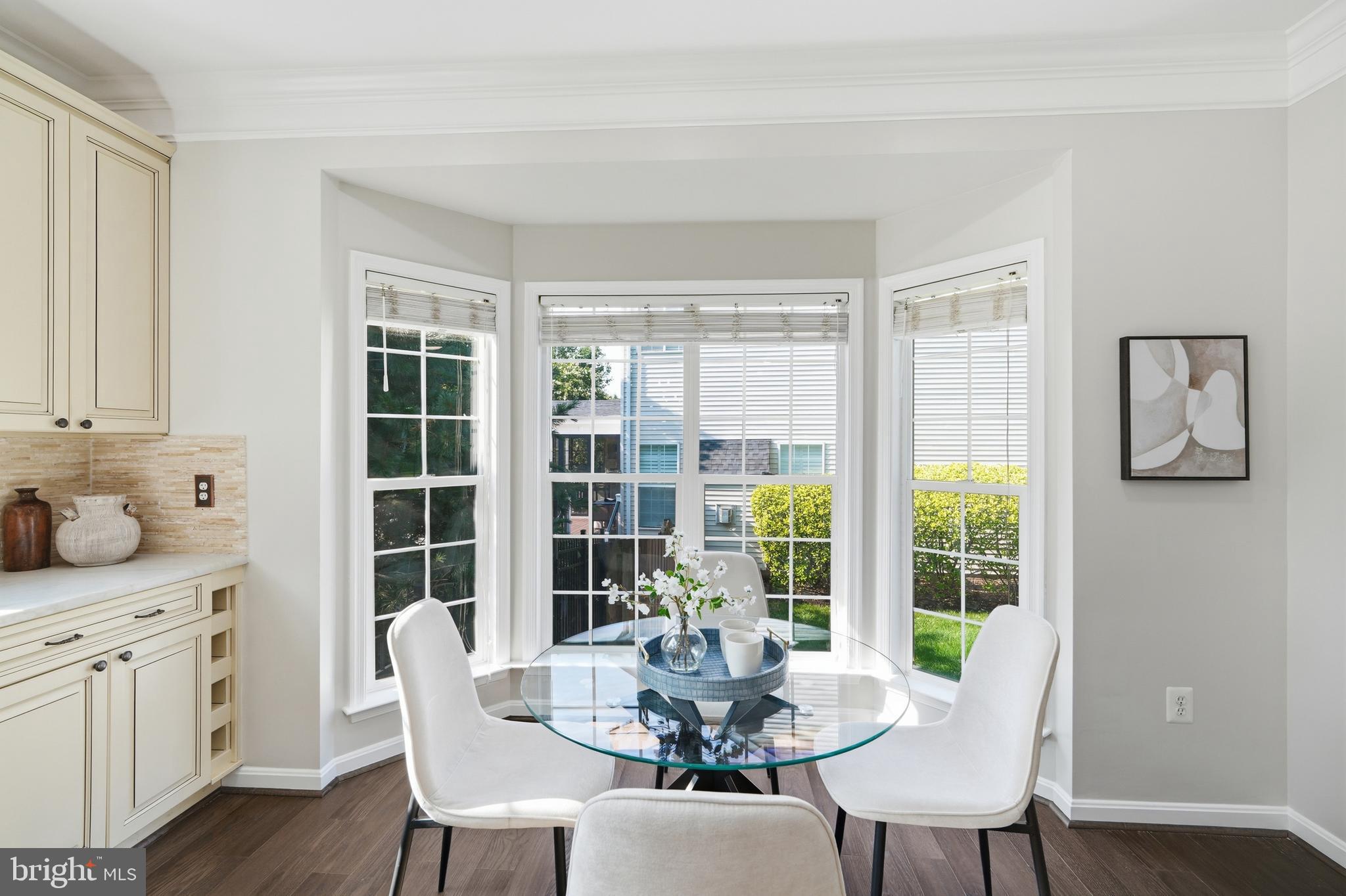 VANTAGE POINTE - Residential