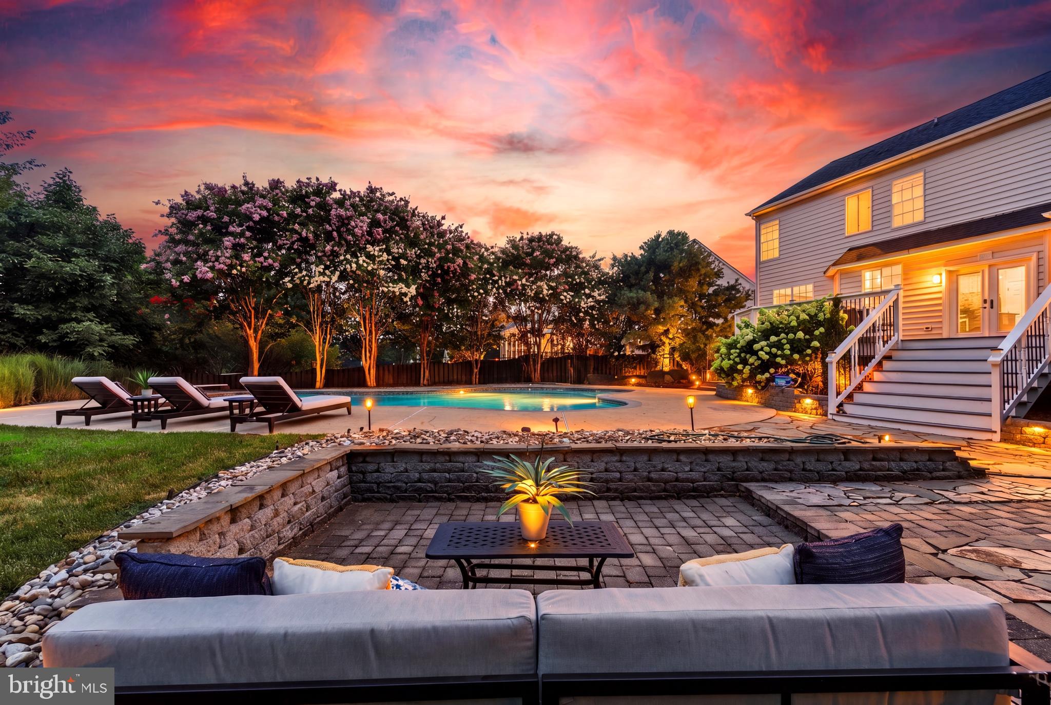 VANTAGE POINTE - Residential