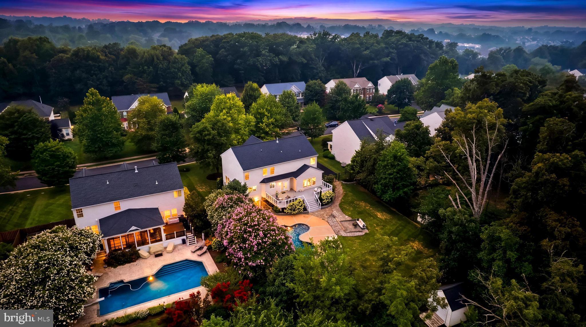 VANTAGE POINTE - Residential