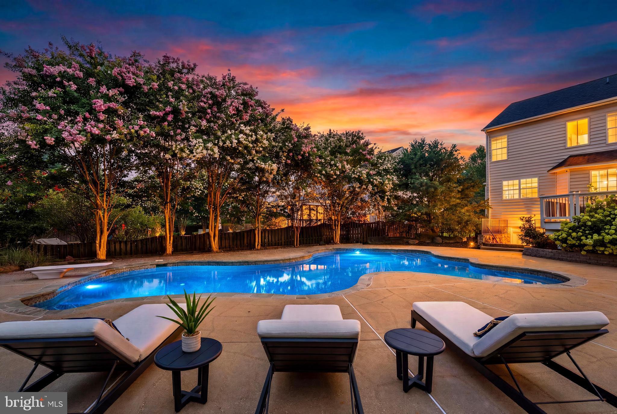 VANTAGE POINTE - Residential