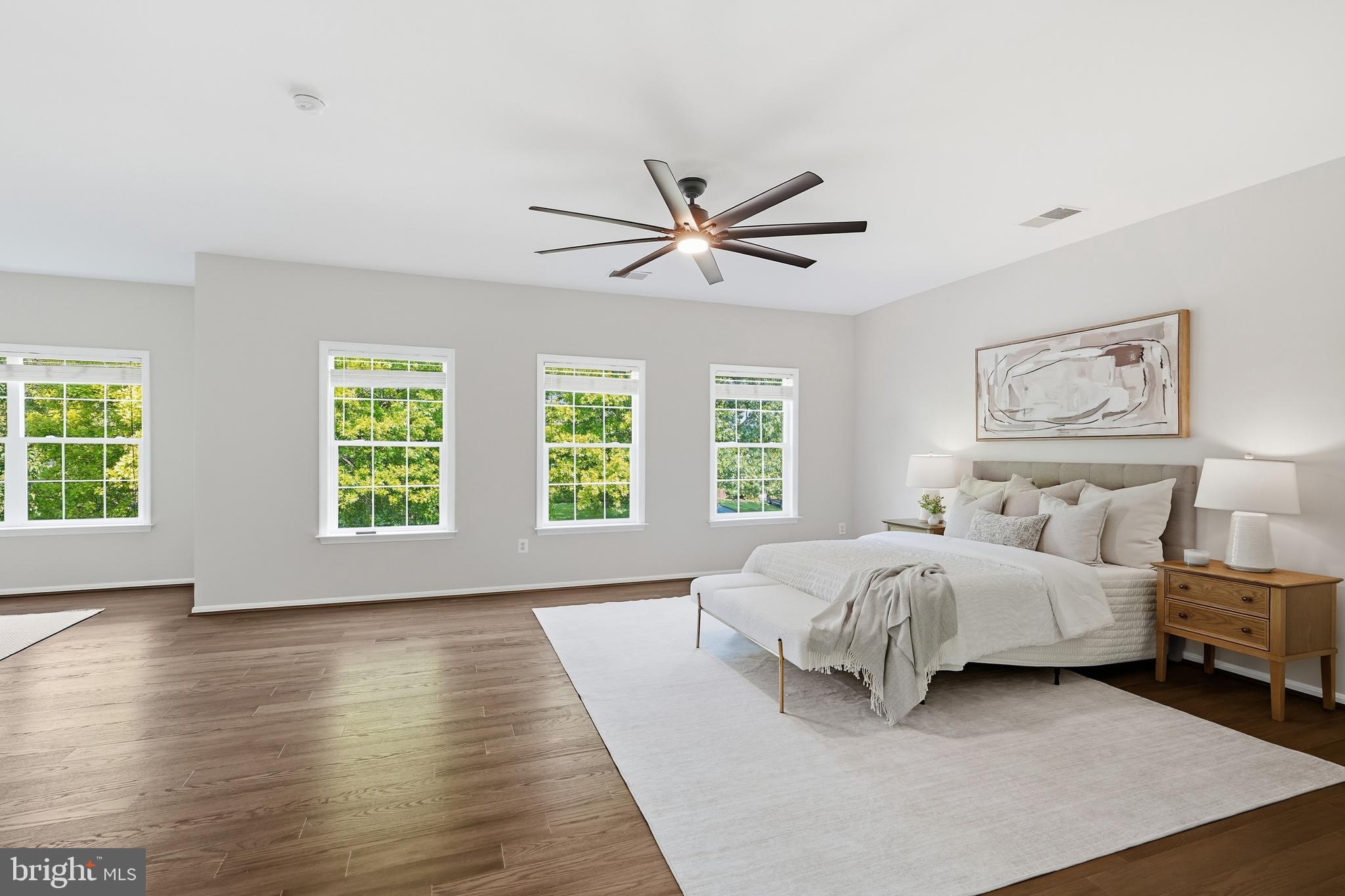 VANTAGE POINTE - Residential