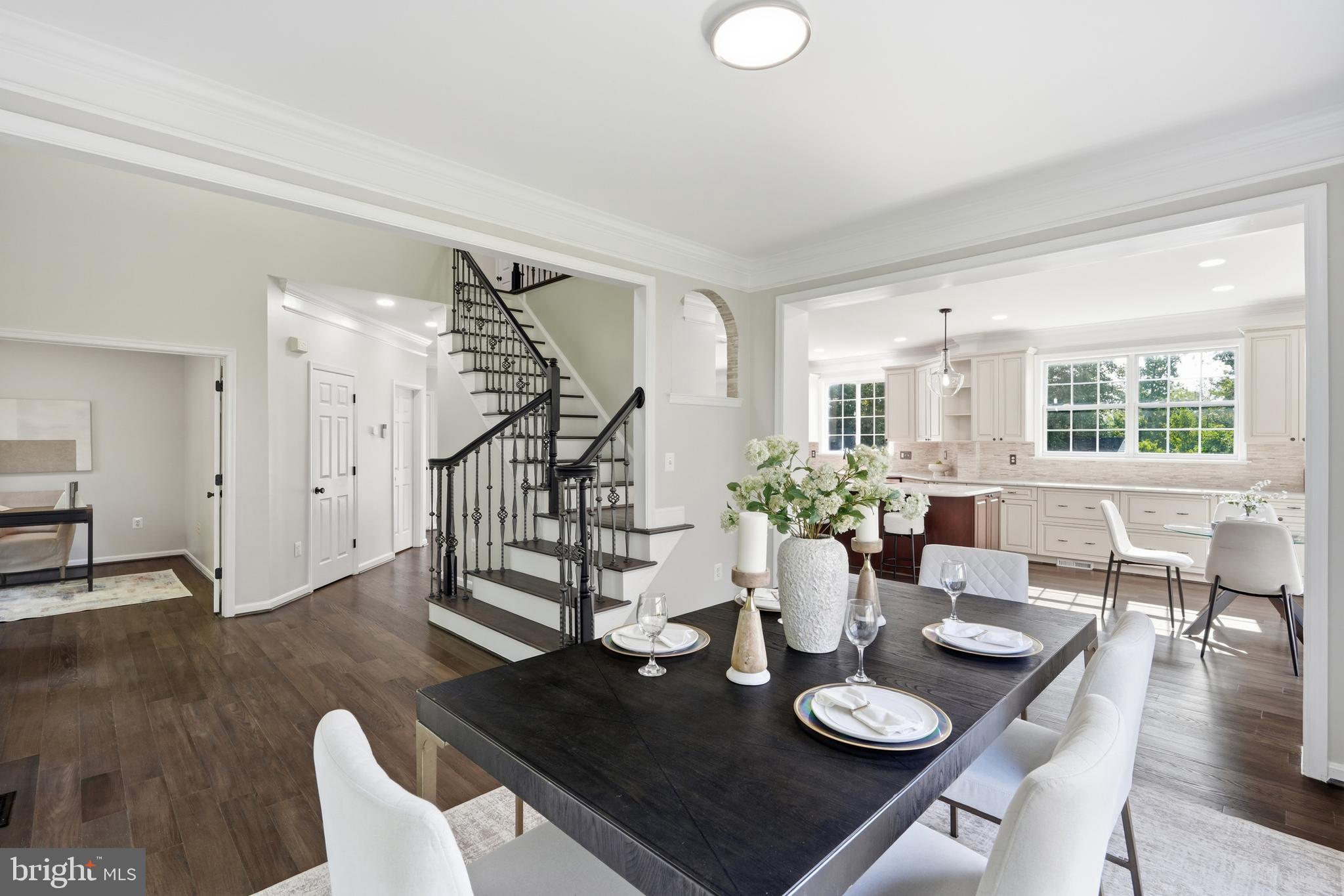 VANTAGE POINTE - Residential