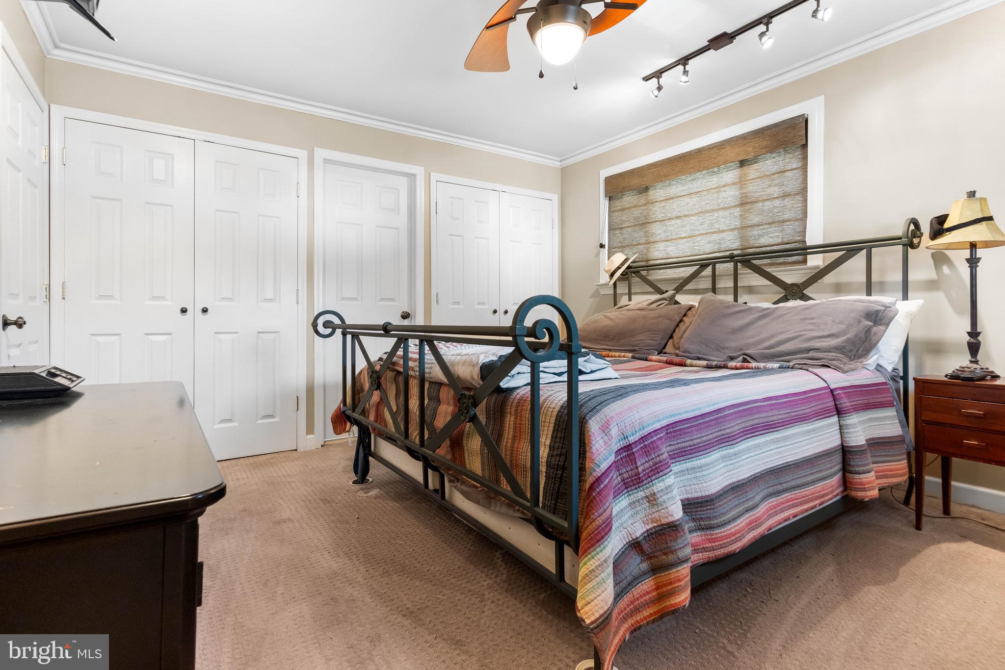 ROSLYN - Residential