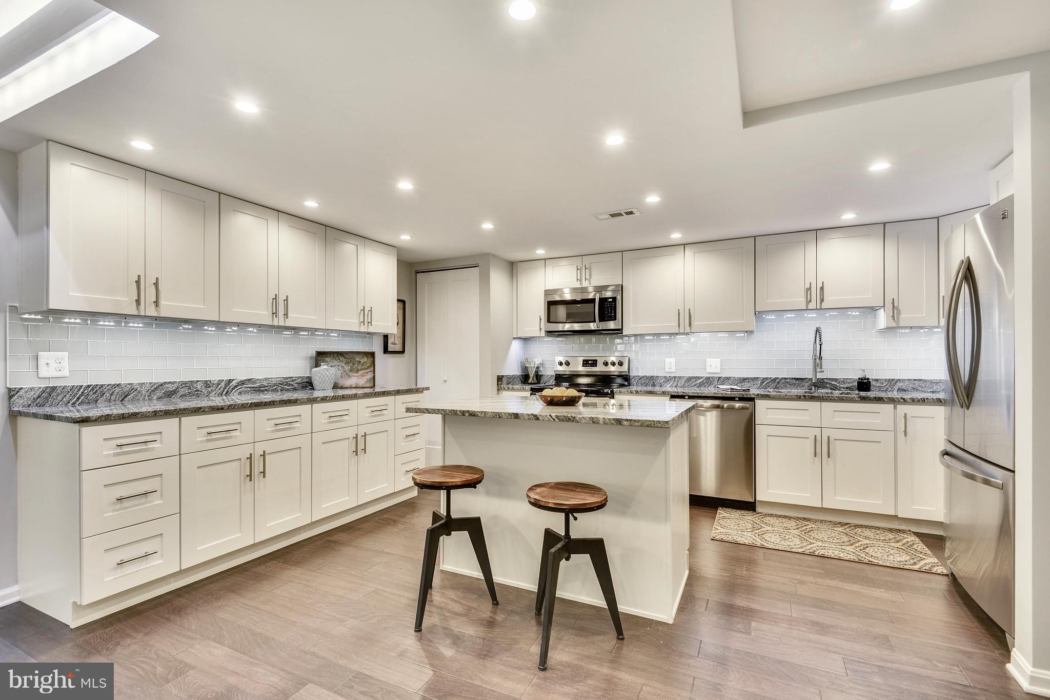 ROLAND PARK - Residential
