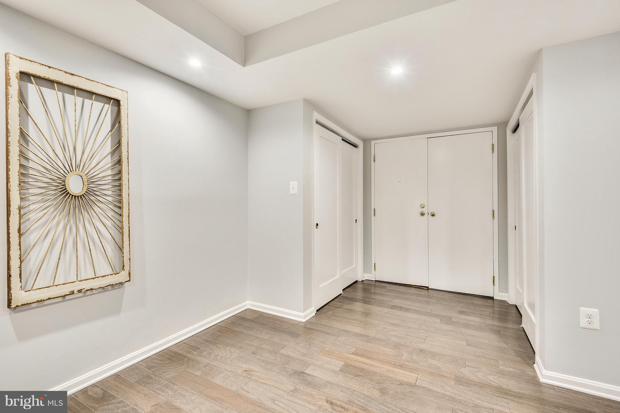 ROLAND PARK - Residential