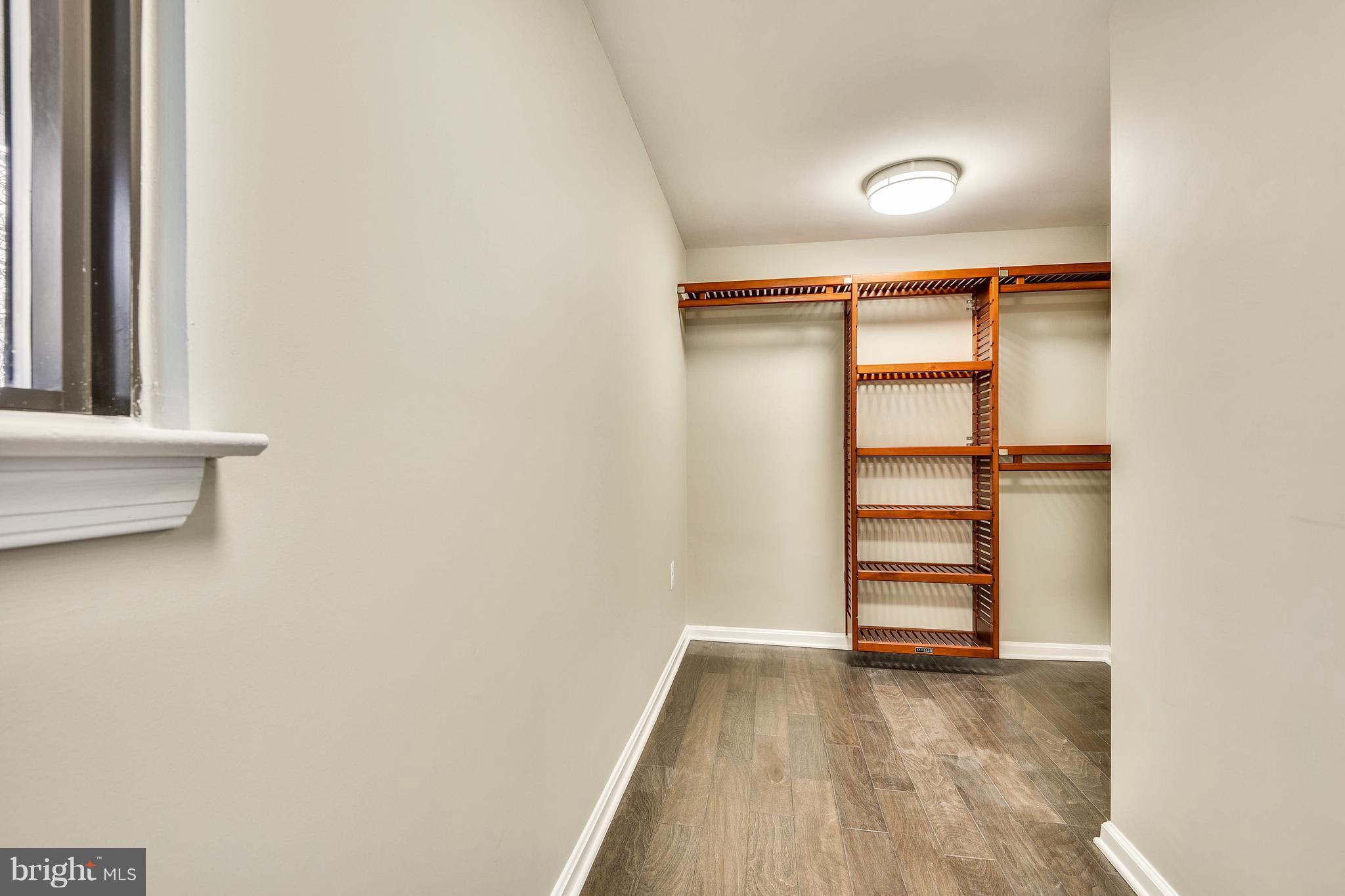 ROLAND PARK - Residential