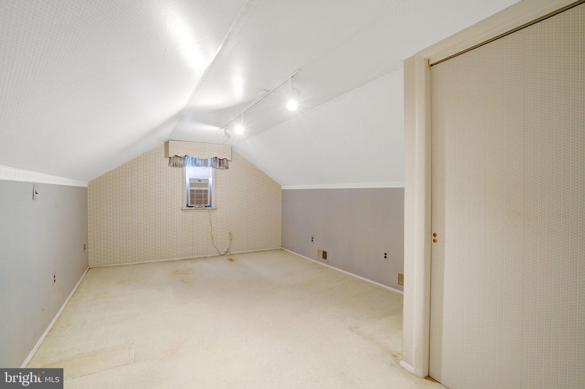 CEDAR CREST - Residential