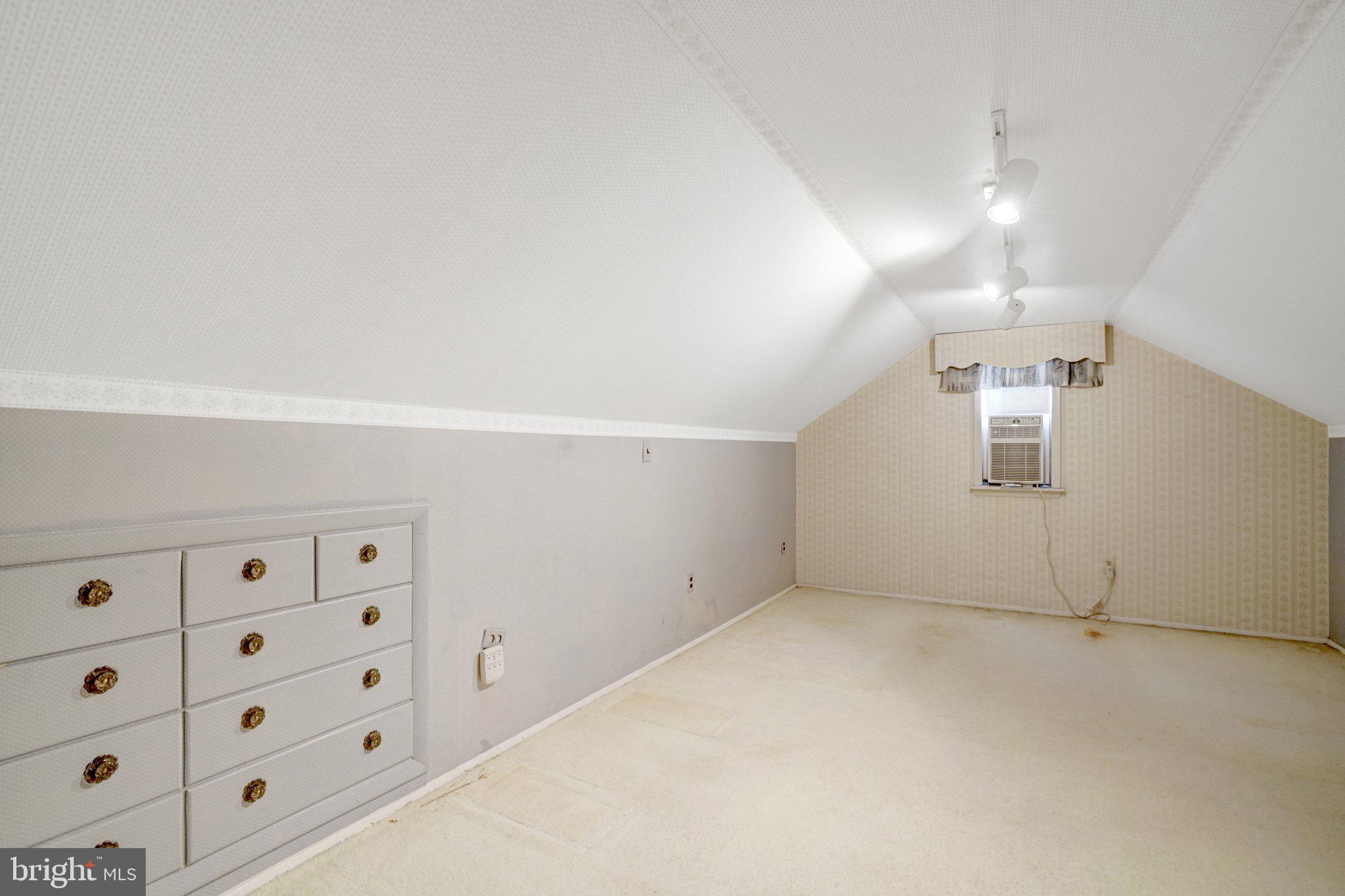CEDAR CREST - Residential