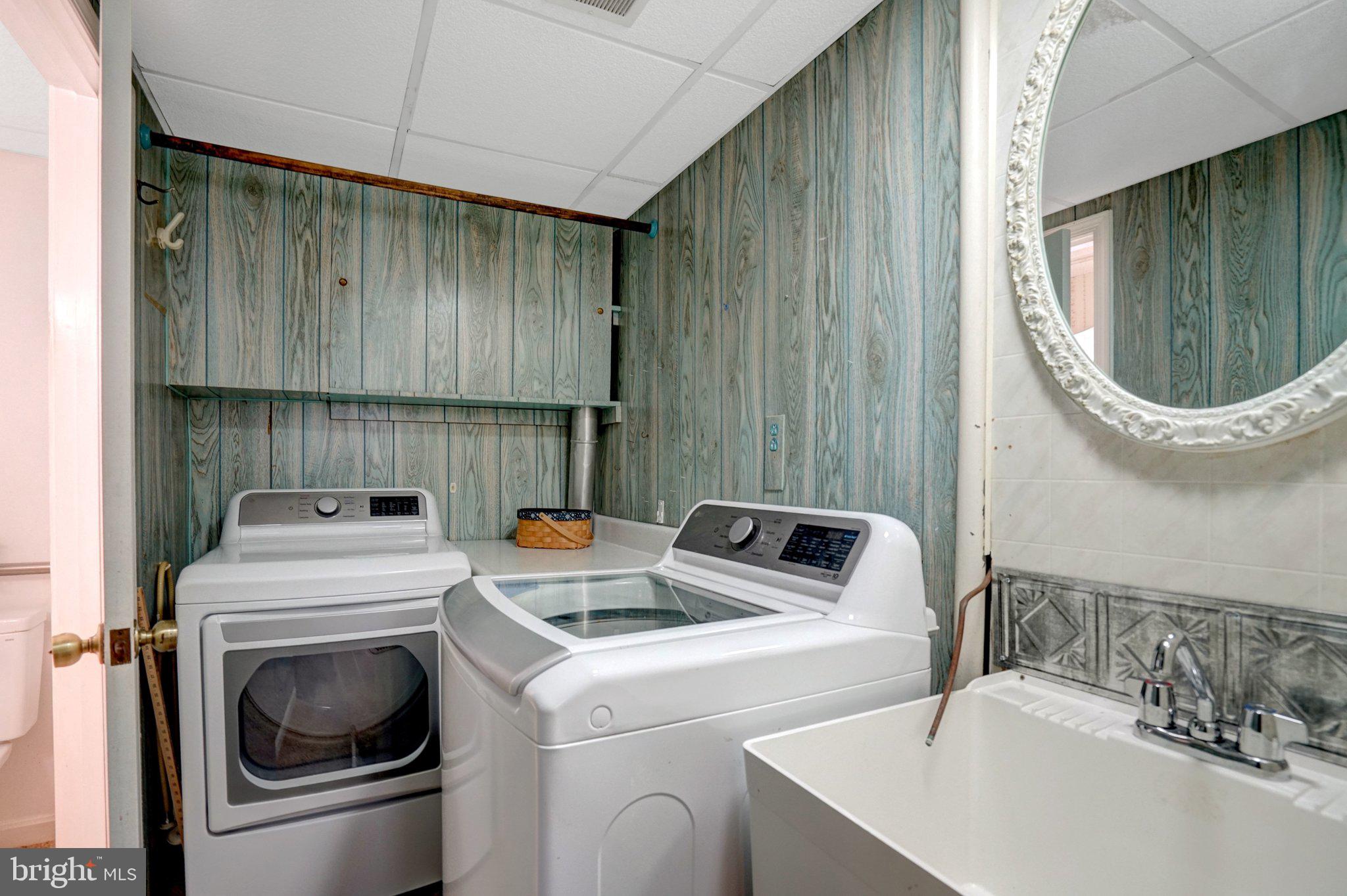CEDAR CREST - Residential